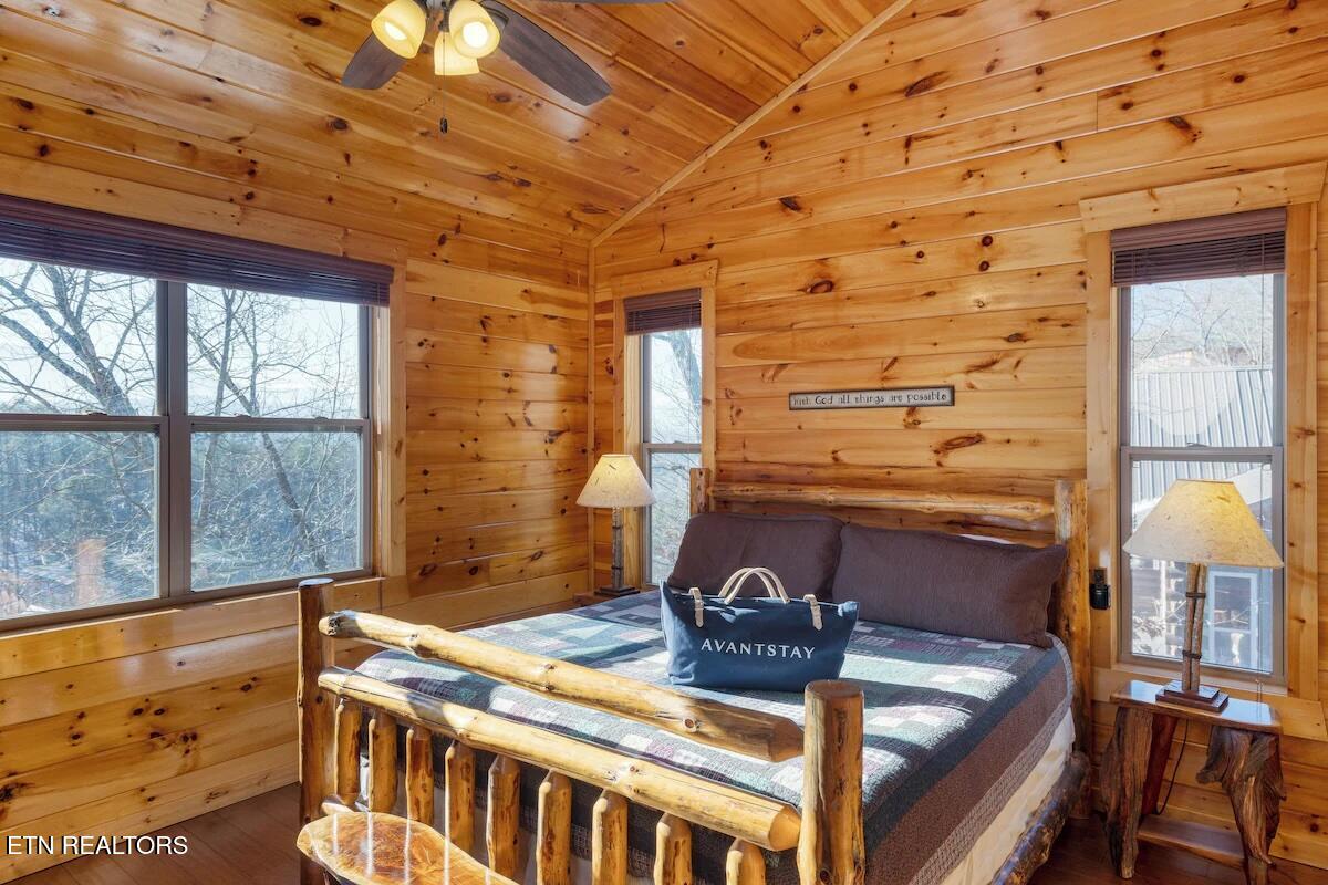 1960 Blackthorn Trail Sevierville TN 37876