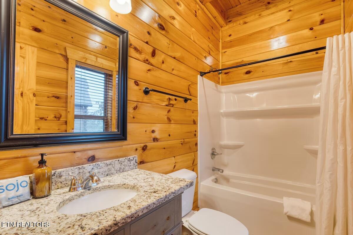 1960 Blackthorn Trail Sevierville TN 37876