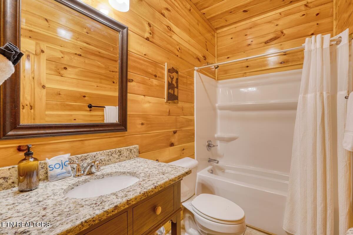 1960 Blackthorn Trail Sevierville TN 37876