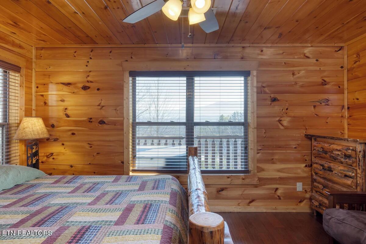 1960 Blackthorn Trail Sevierville TN 37876