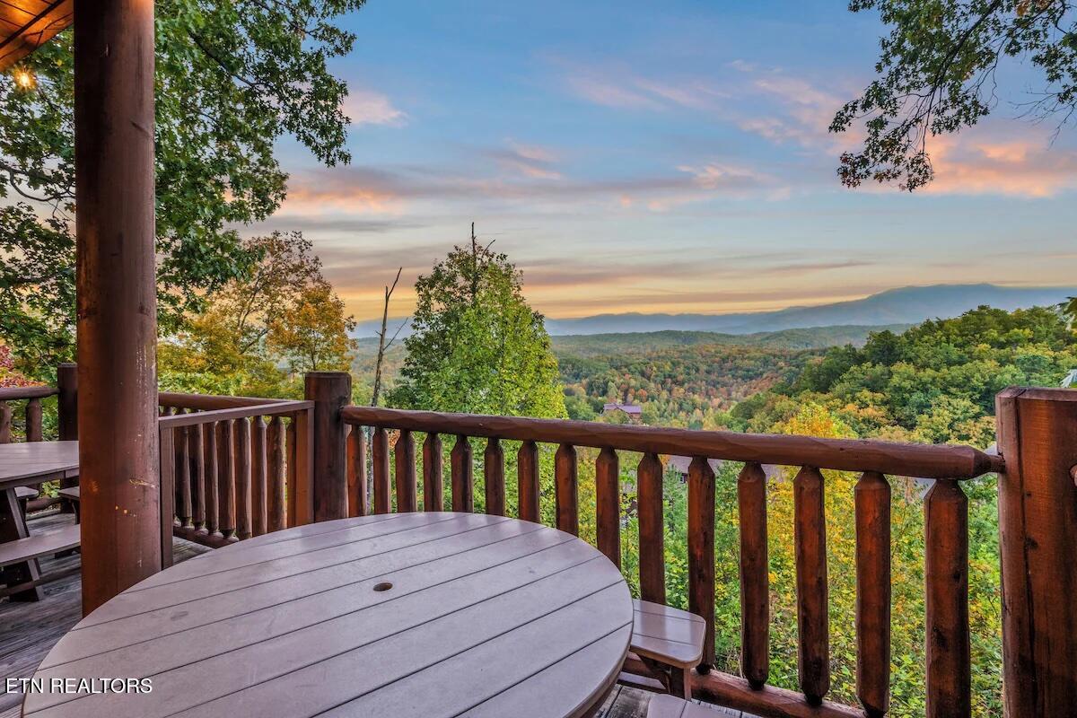 1960 Blackthorn Trail Sevierville TN 37876