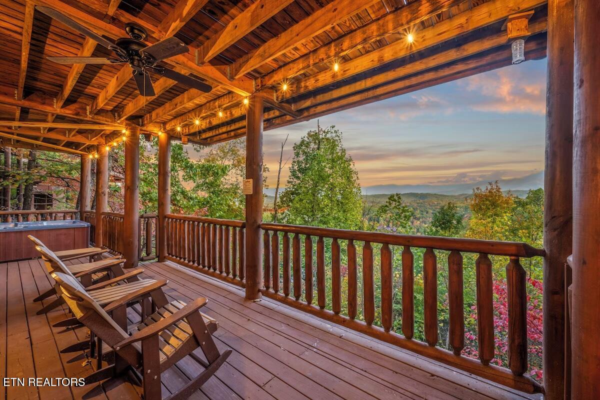 1960 Blackthorn Trail Sevierville TN 37876