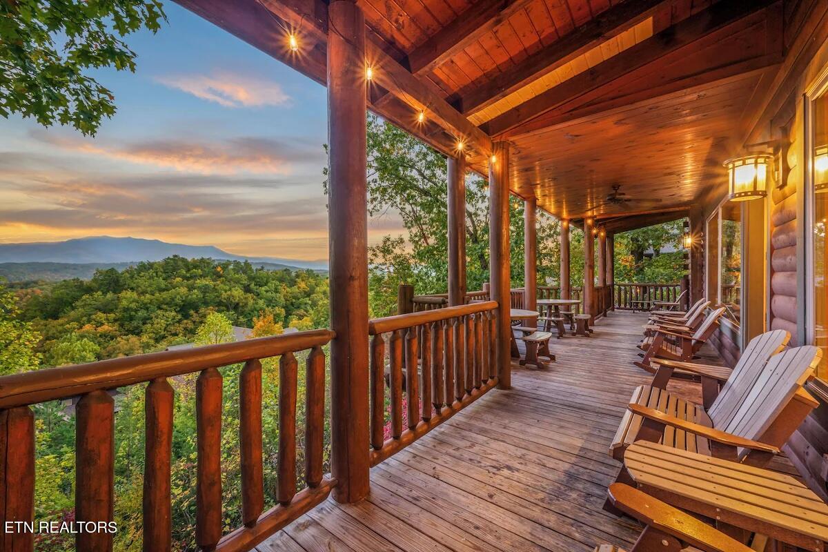 1960 Blackthorn Trail Sevierville TN 37876