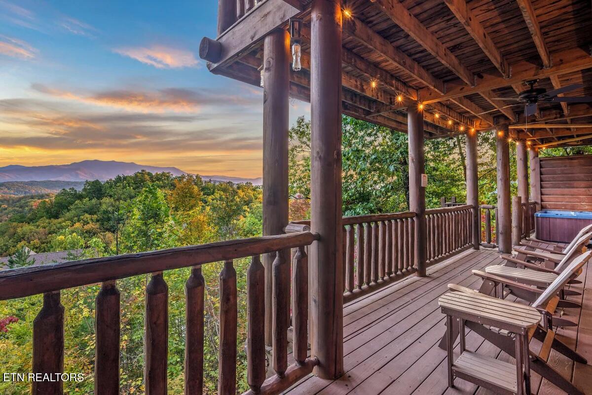 1960 Blackthorn Trail Sevierville TN 37876