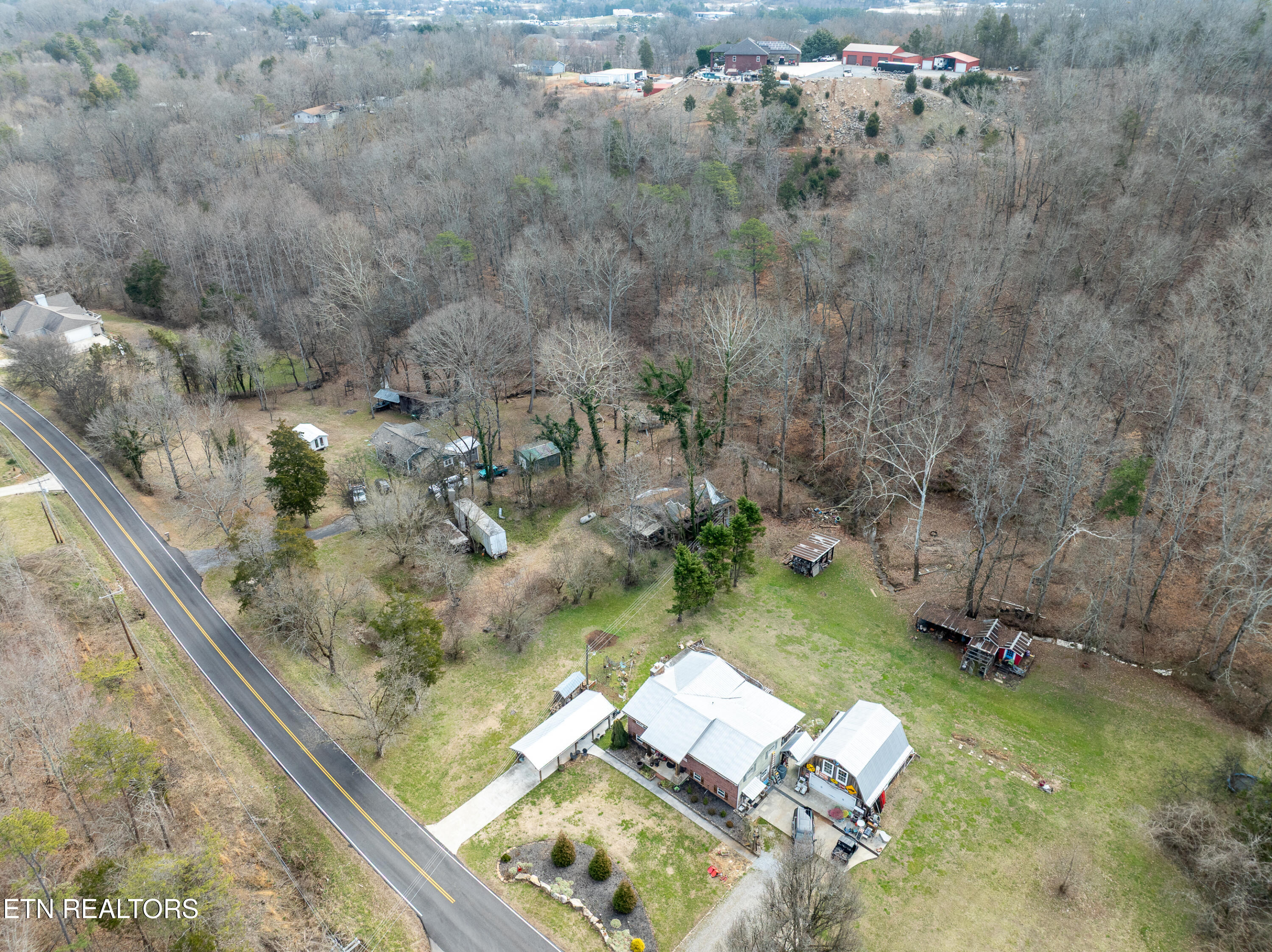 1747 E Old Topside Road Louisville TN 37777