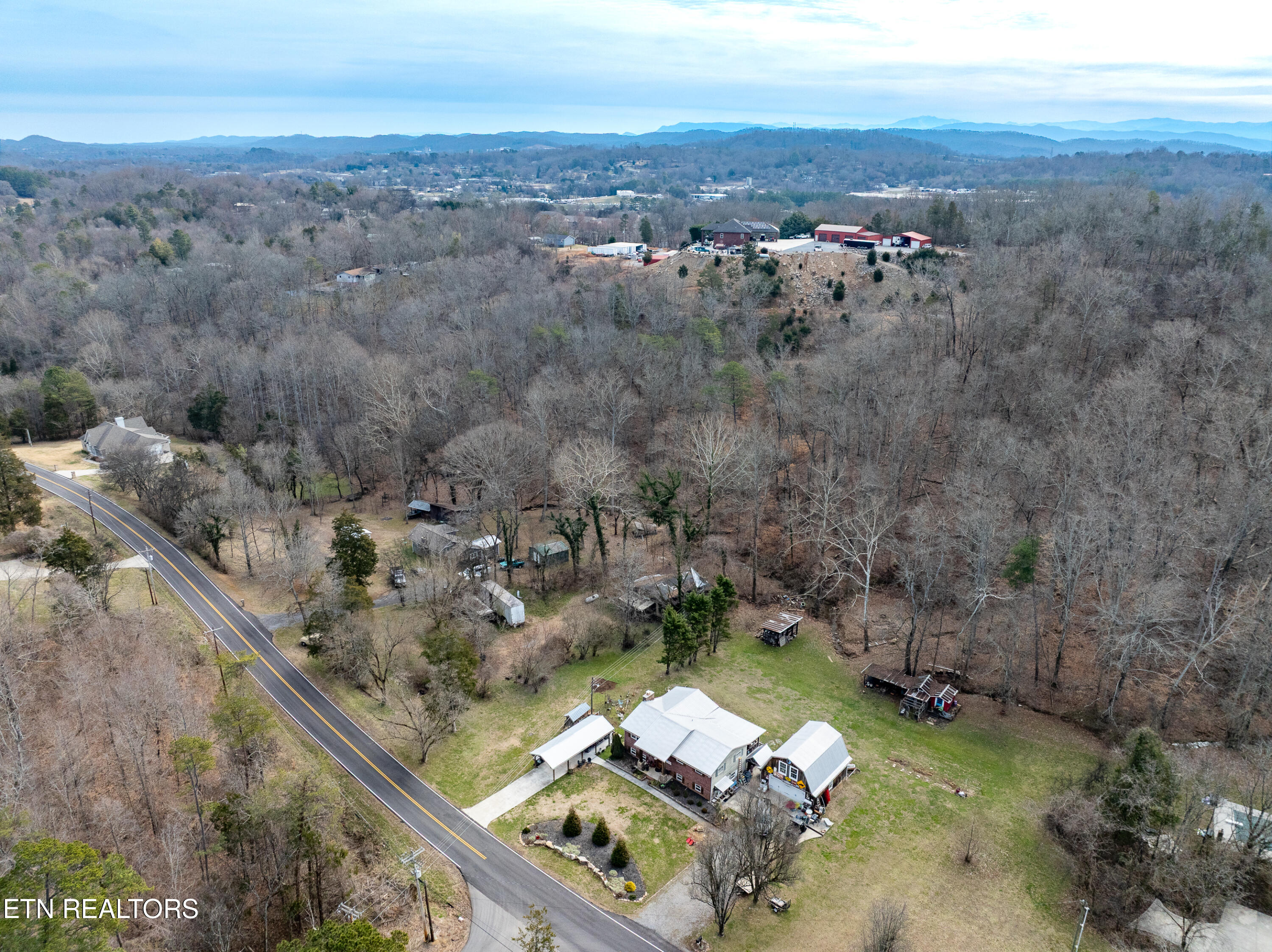 1747 E Old Topside Road Louisville TN 37777