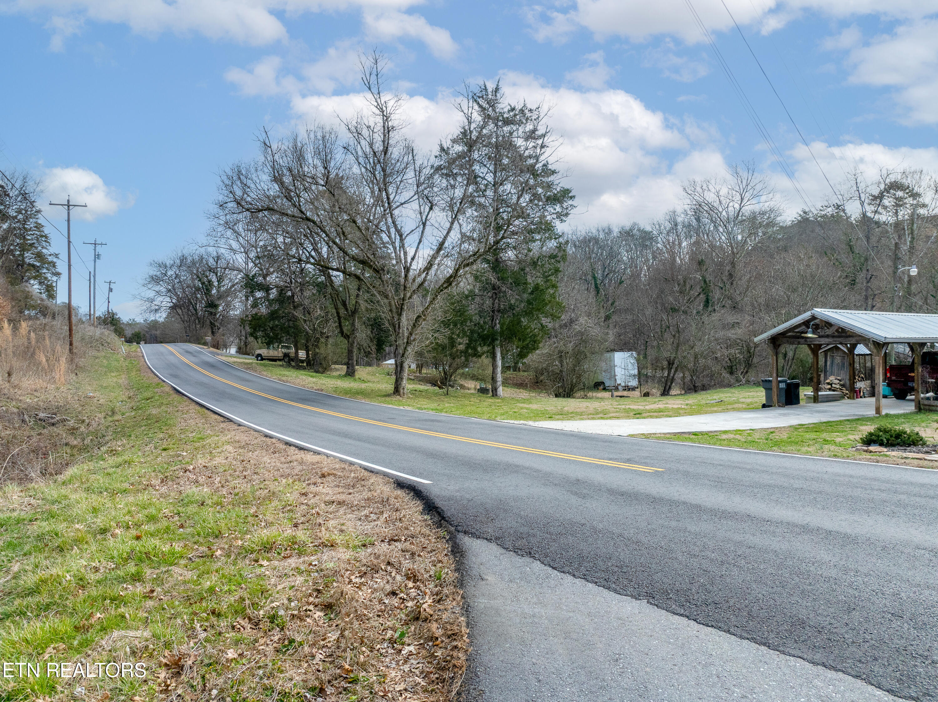 1747 E Old Topside Road Louisville TN 37777