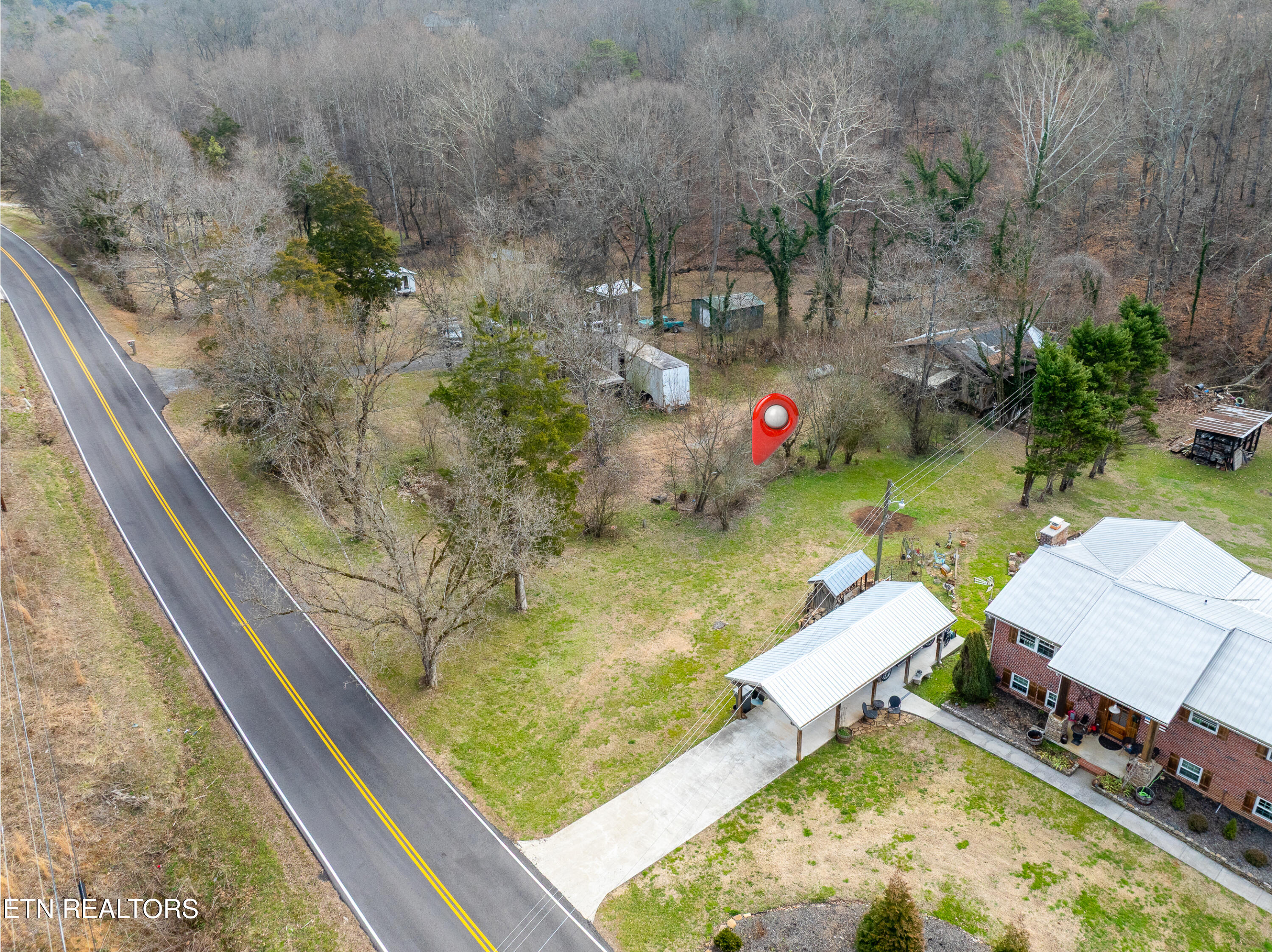 1747 E Old Topside Road Louisville TN 37777