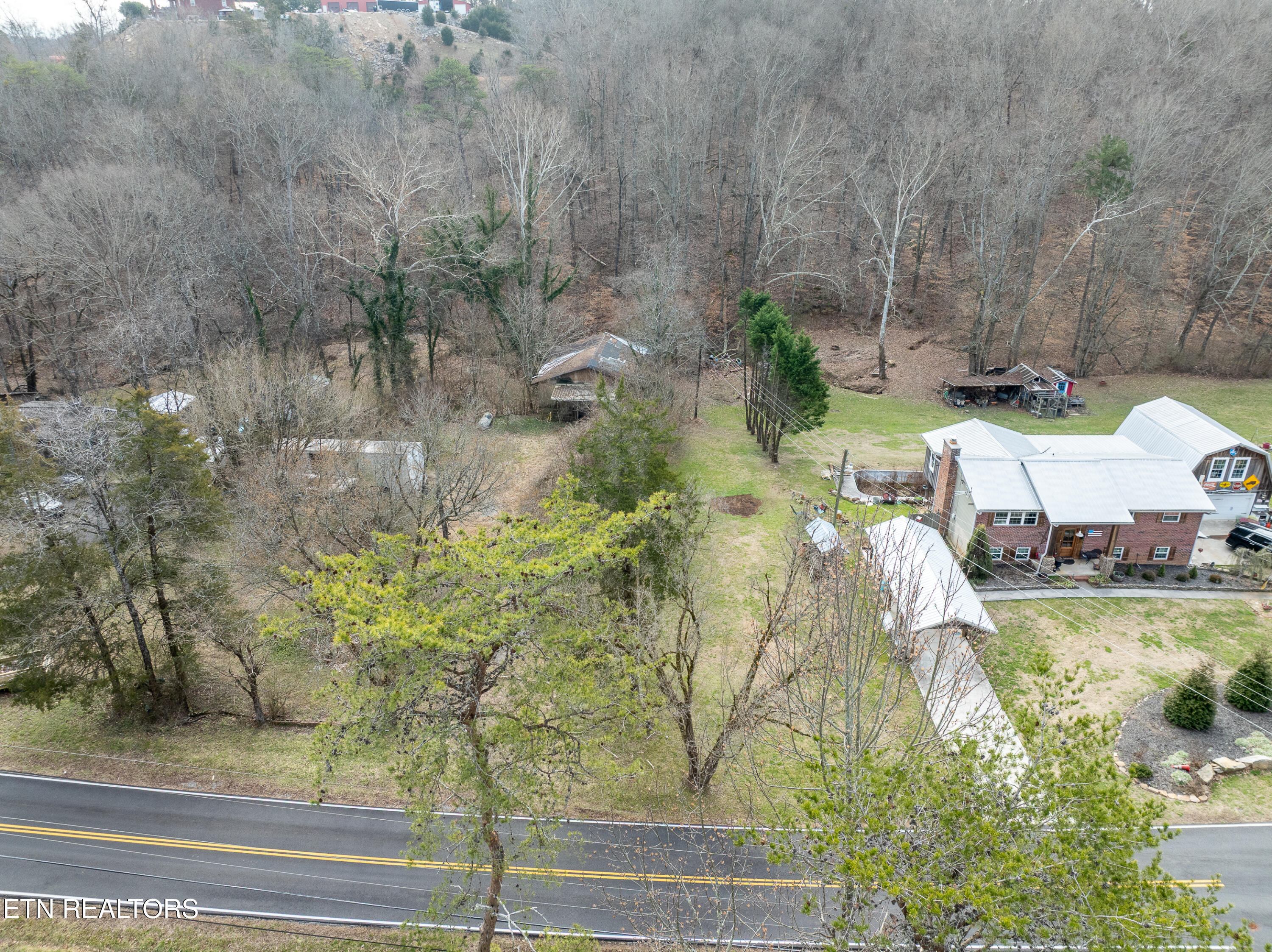 1747 E Old Topside Road Louisville TN 37777
