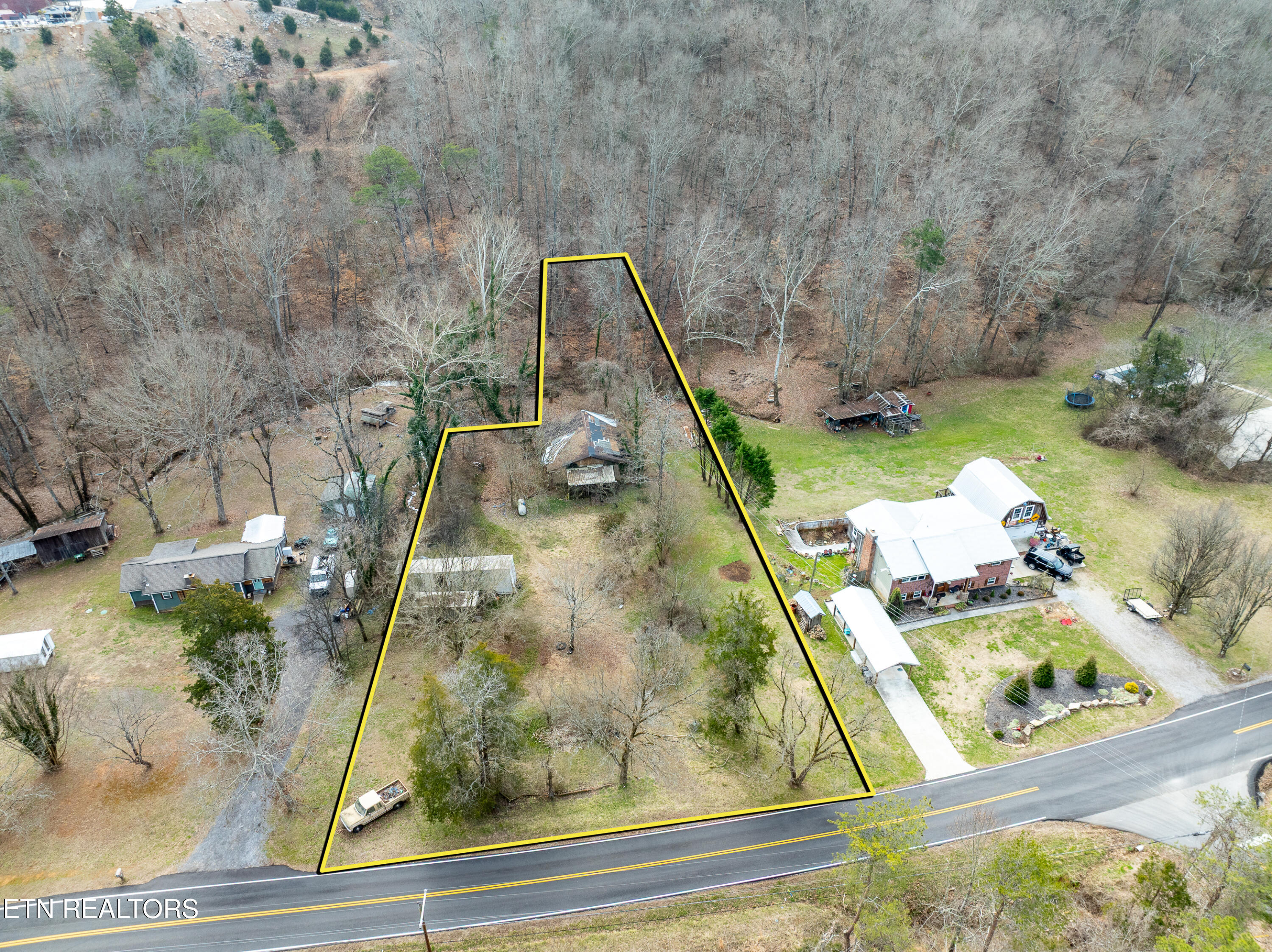 1747 E Old Topside Road Louisville TN 37777