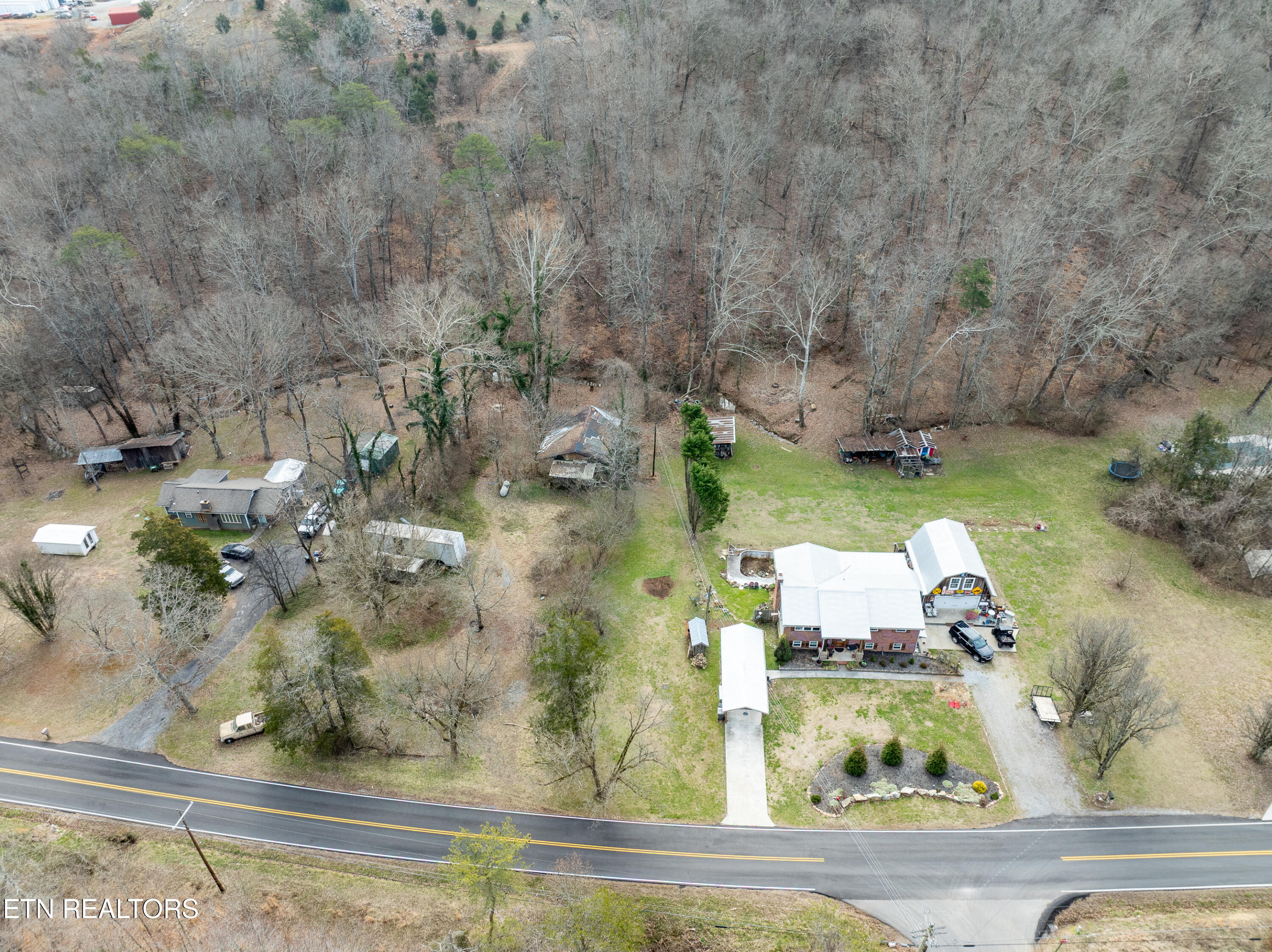 1747 E Old Topside Road Louisville TN 37777