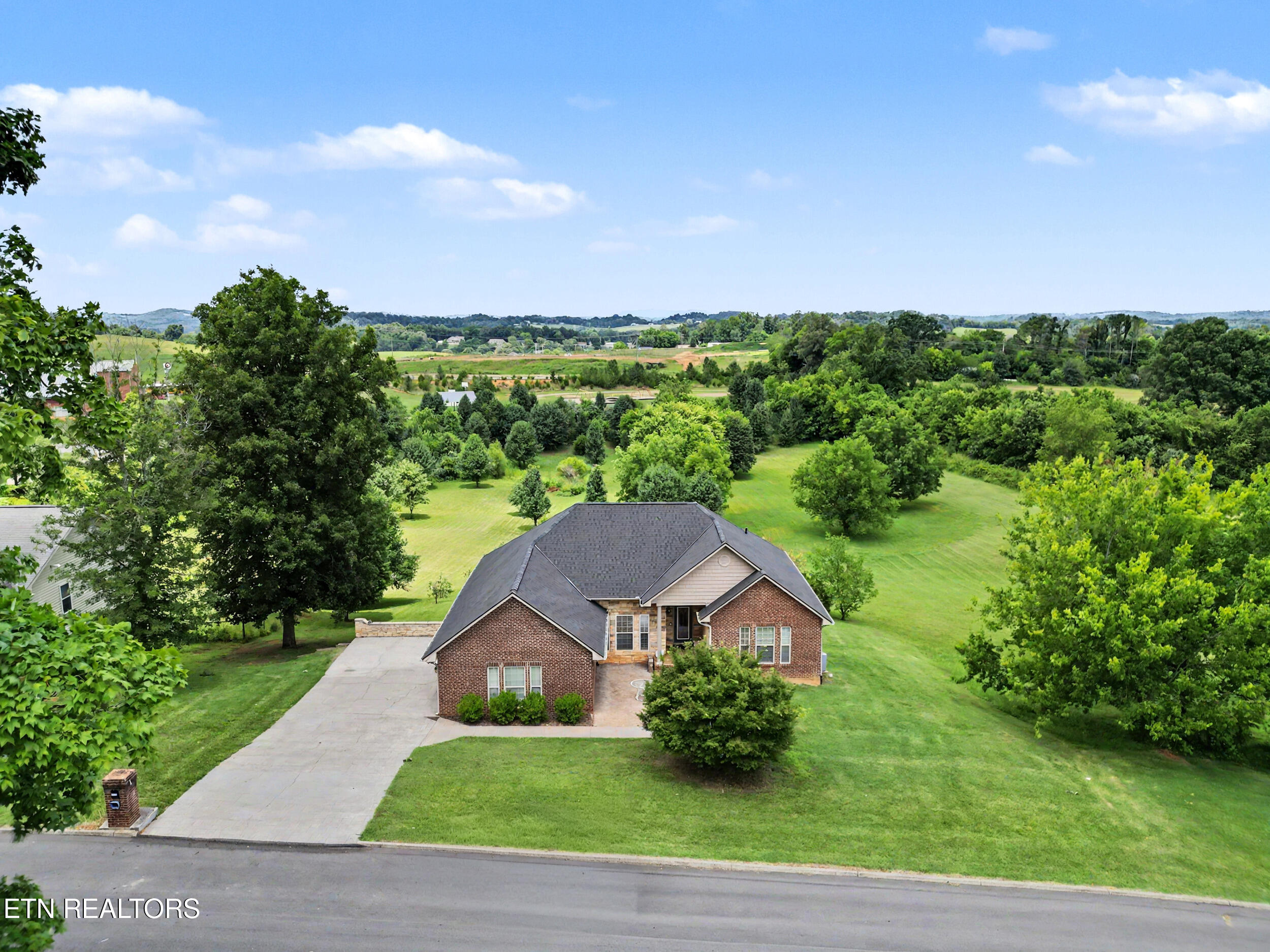 1414 Benjamin Boulevard Sevierville TN 37876