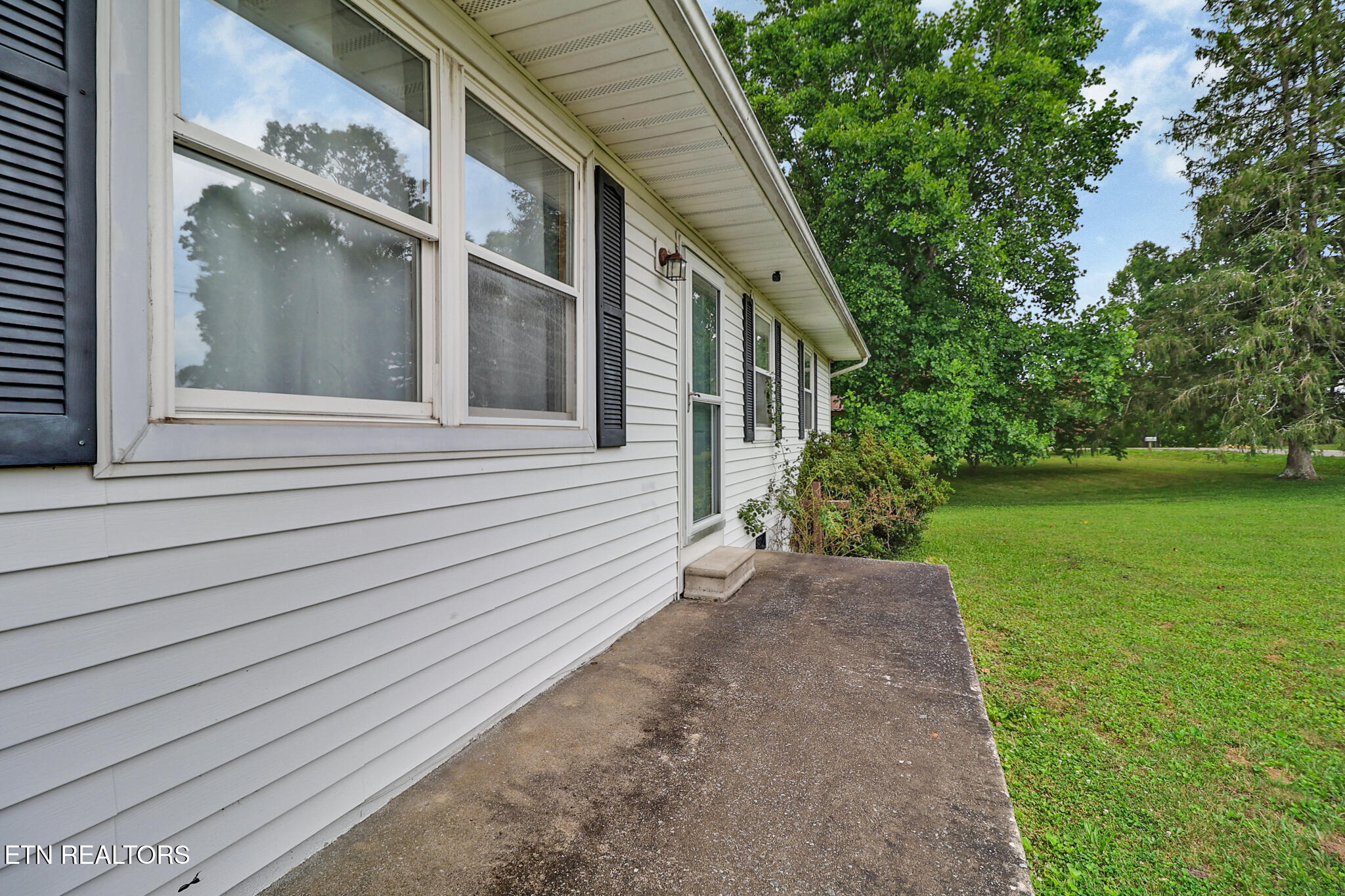 111 Meadow Creek Drive Crossville TN 38572