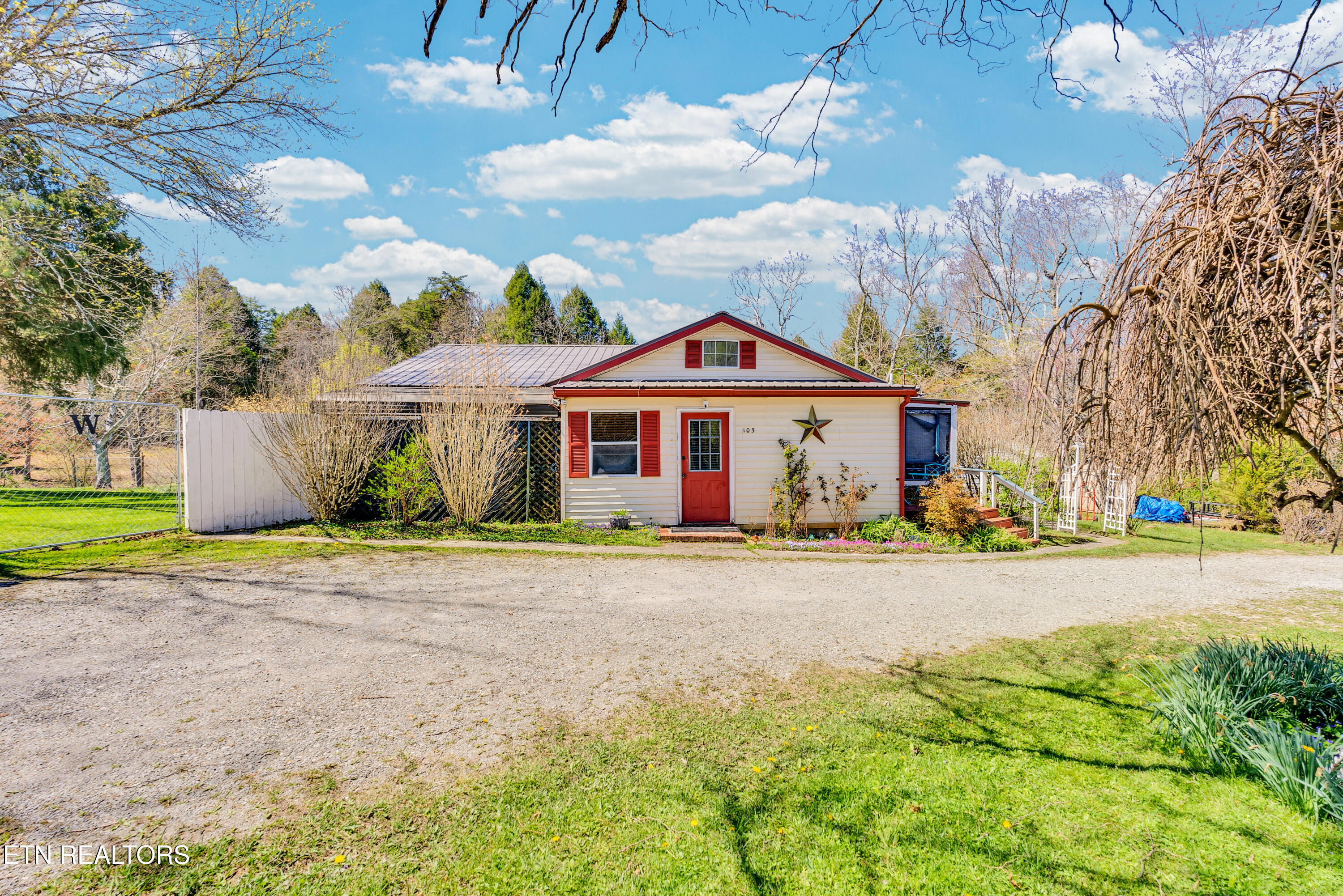 105 Dripping Springs Road Monterey TN 38574
