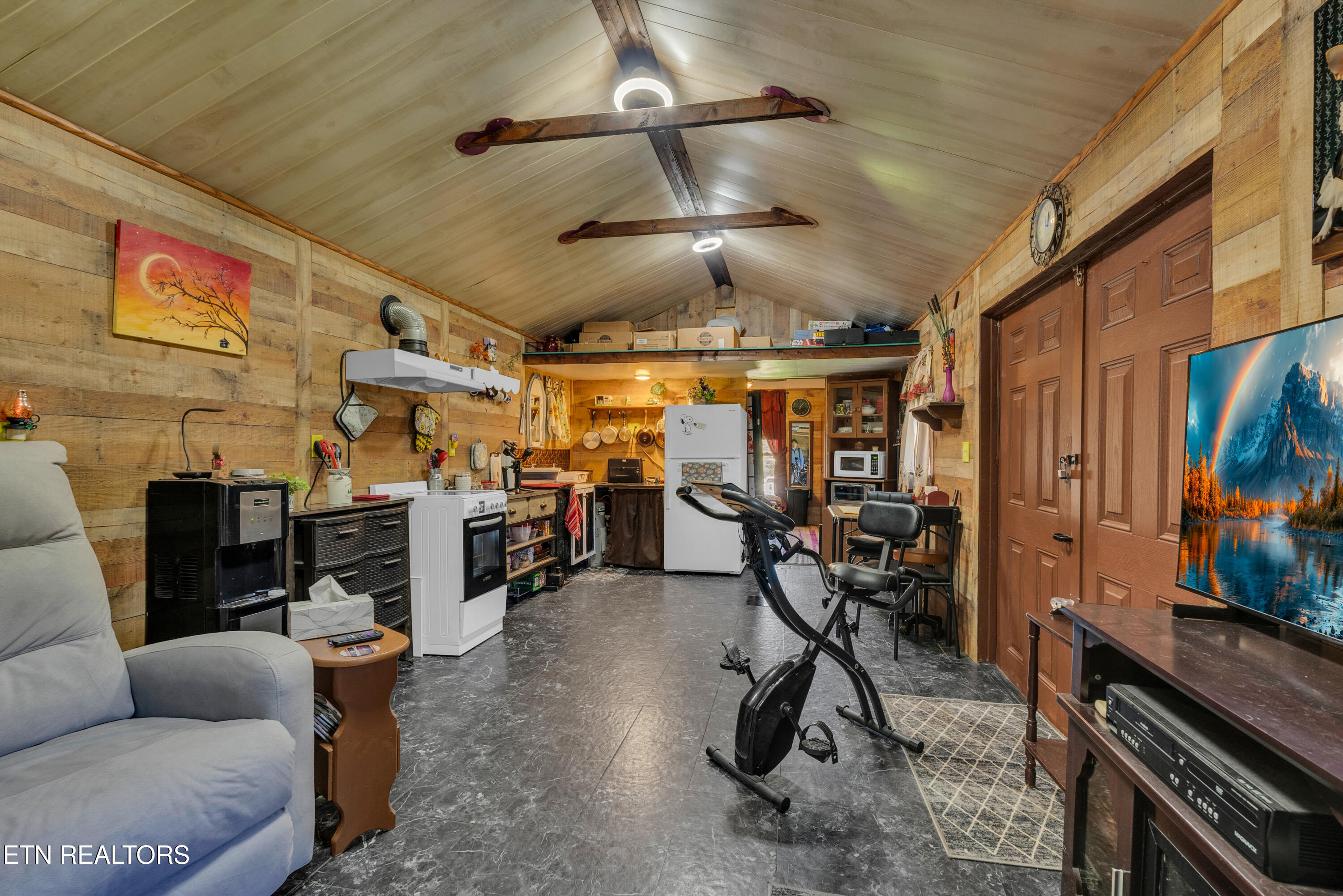 105 Dripping Springs Road Monterey TN 38574