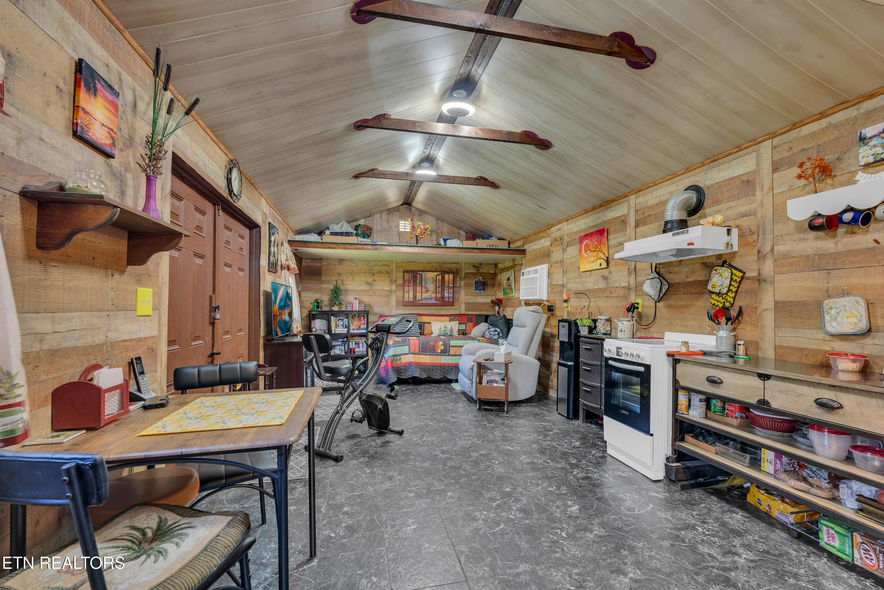 105 Dripping Springs Road Monterey TN 38574