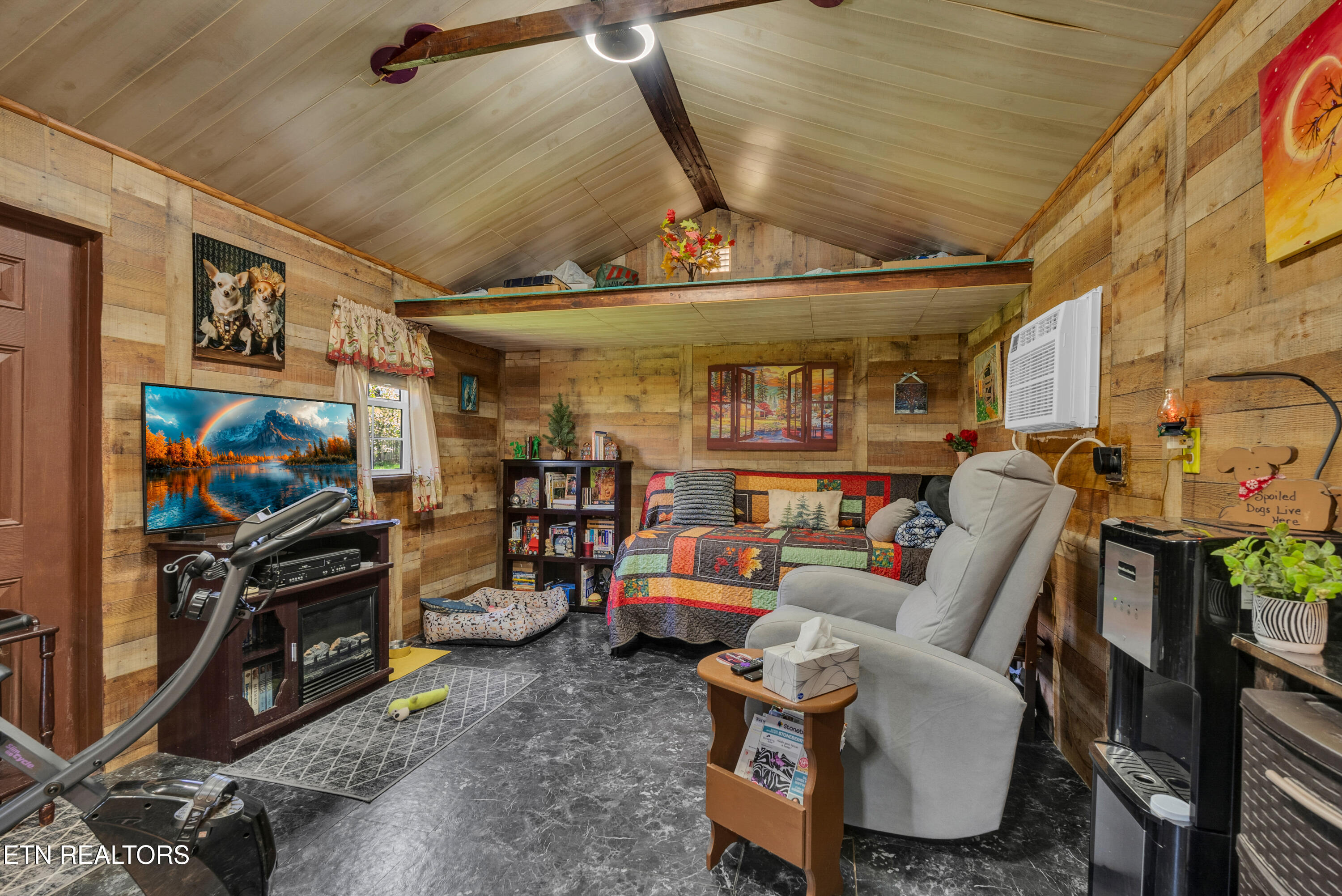 105 Dripping Springs Road Monterey TN 38574