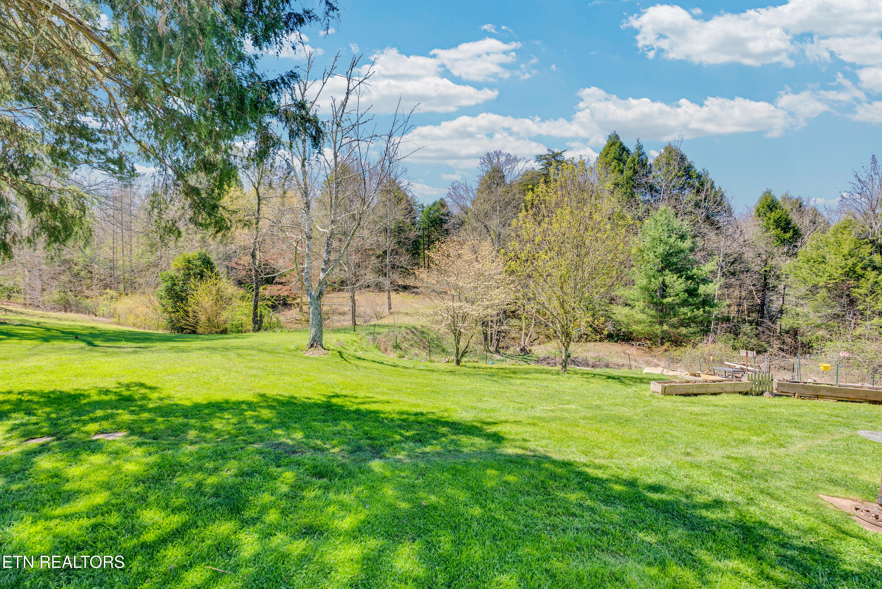 105 Dripping Springs Road Monterey TN 38574