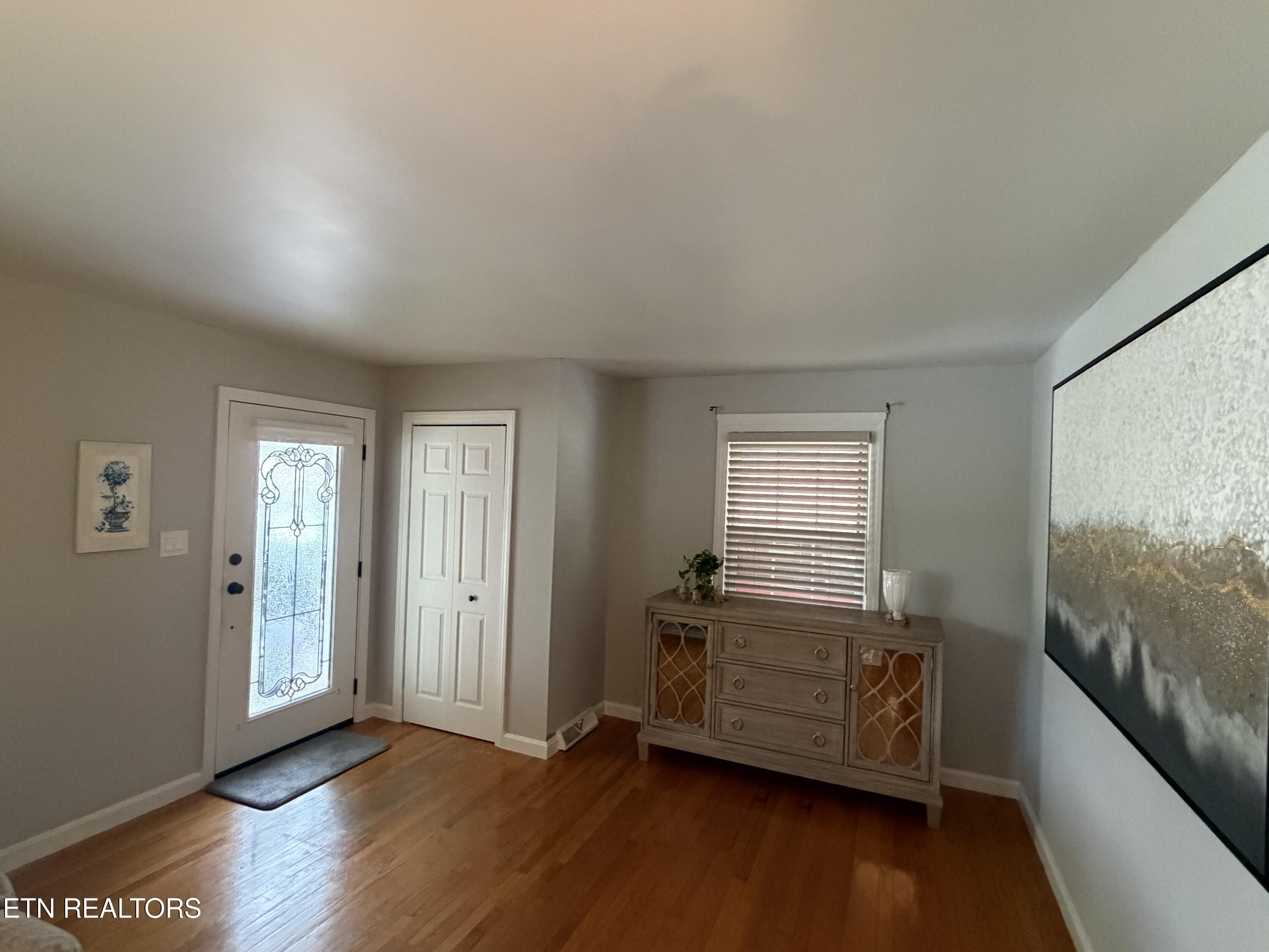 217 W Hicks Street Clinton TN 37716