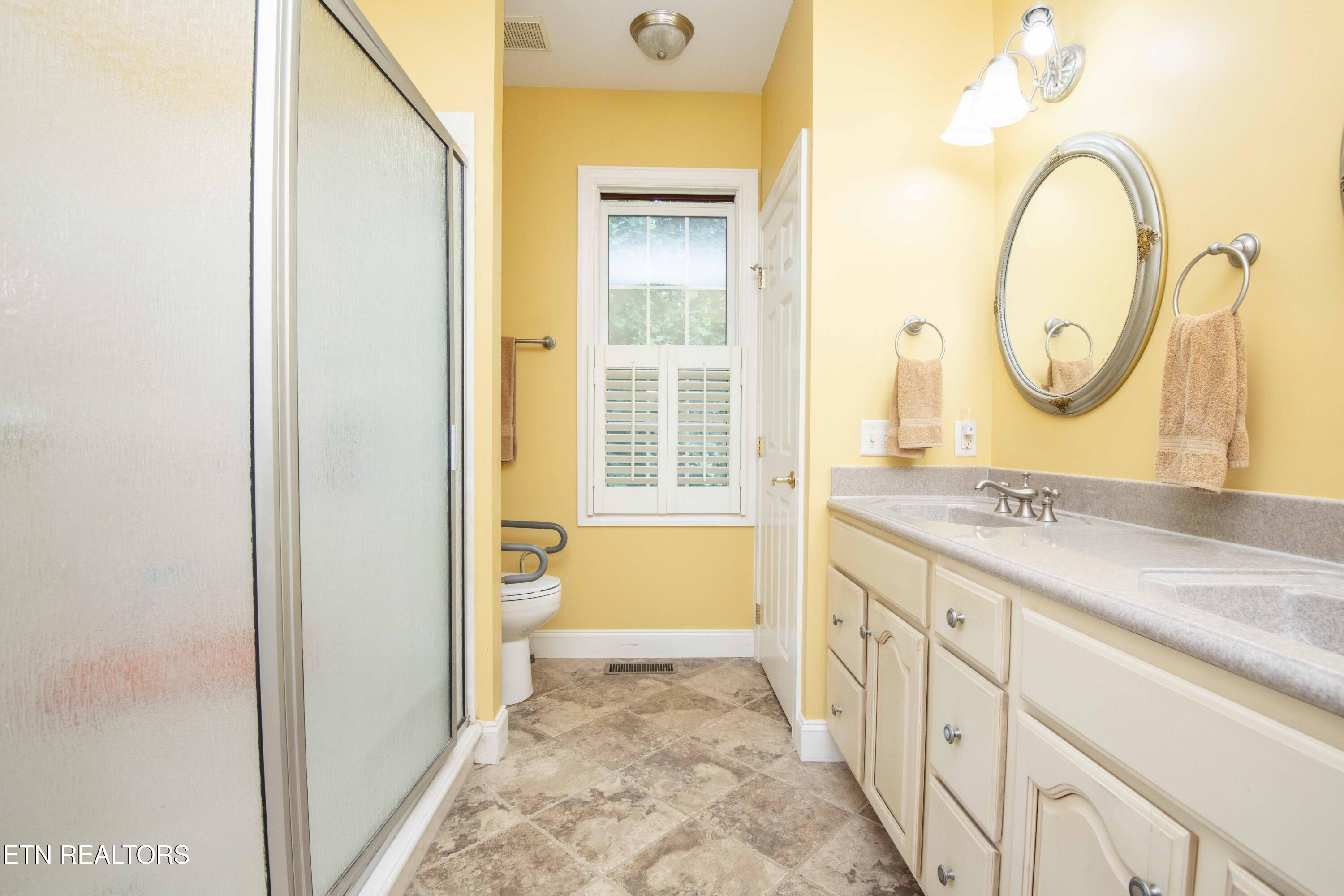 308 Tahlequah Drive Loudon TN 37774