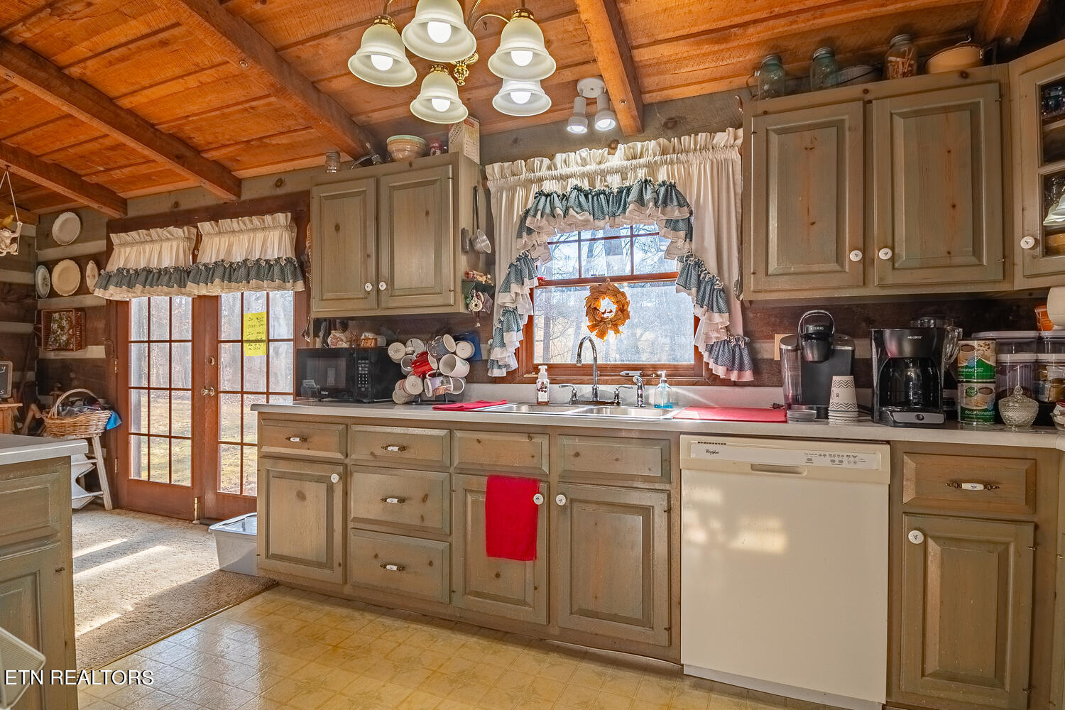 705 Wine Road Dandridge TN 37725