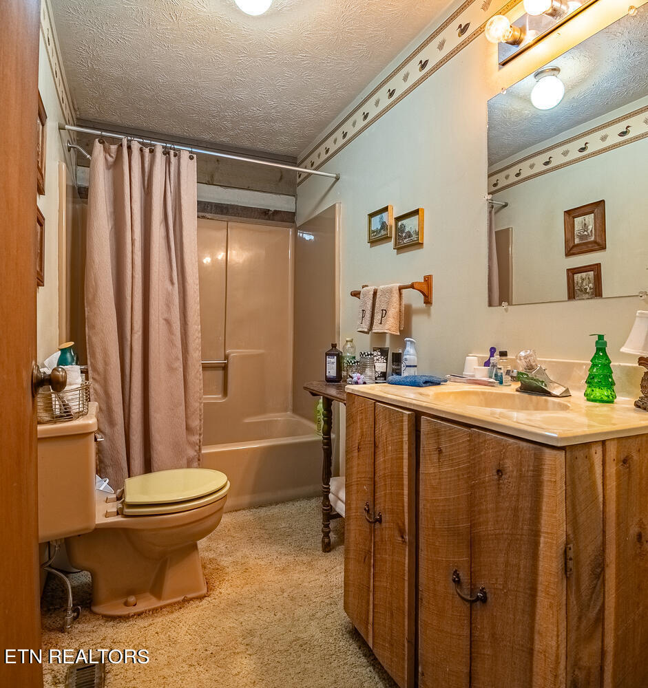 705 Wine Road Dandridge TN 37725