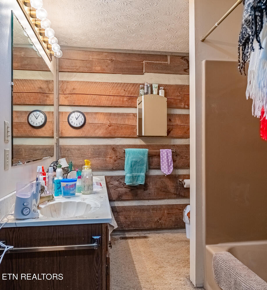 705 Wine Road Dandridge TN 37725