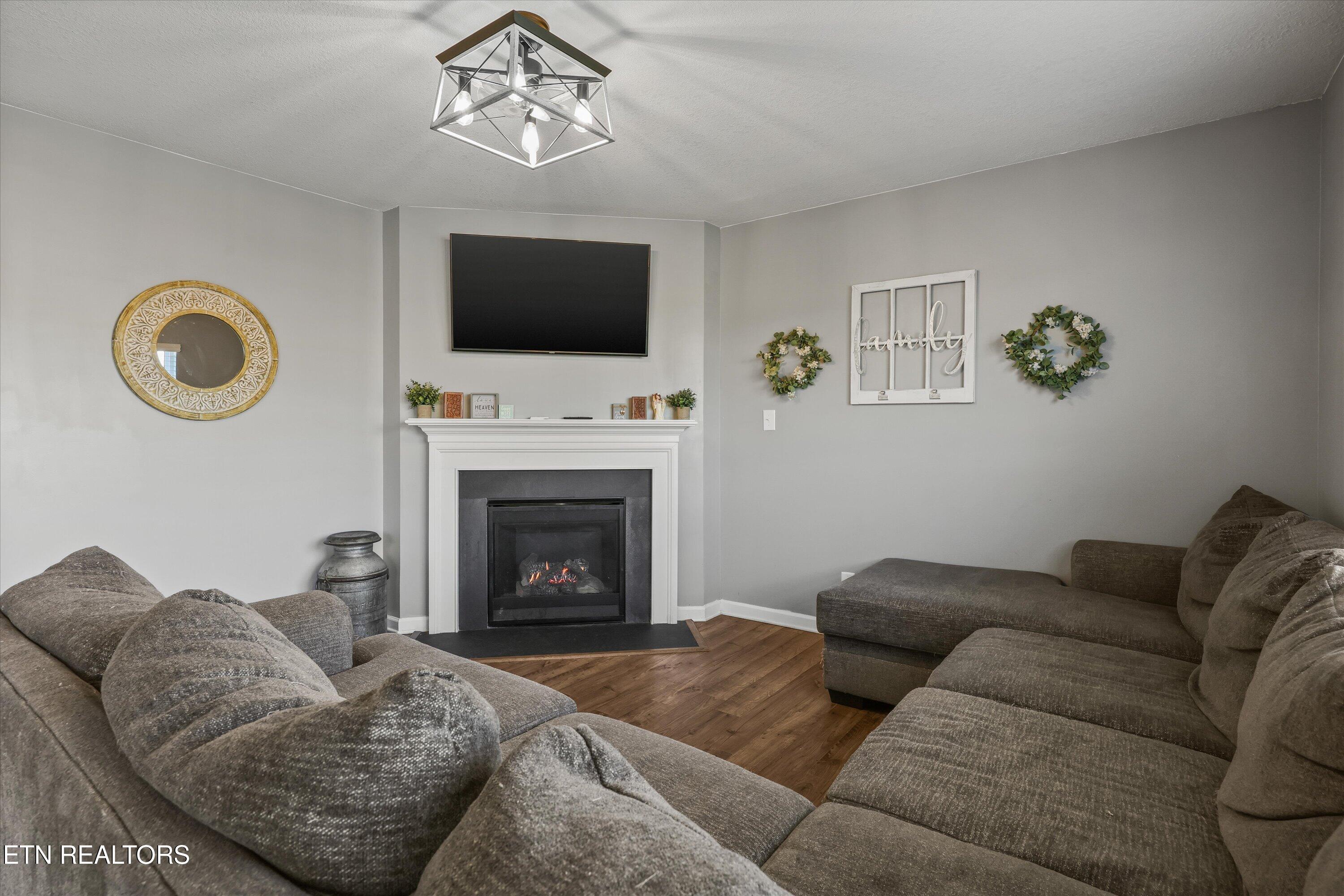 9556 Joy Denise Lane Heiskell TN 37754