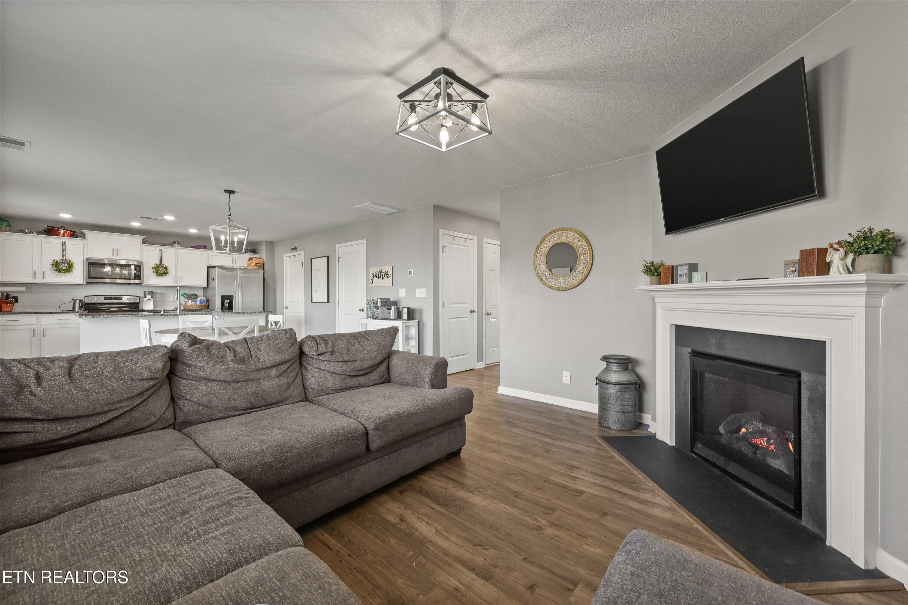 9556 Joy Denise Lane Heiskell TN 37754