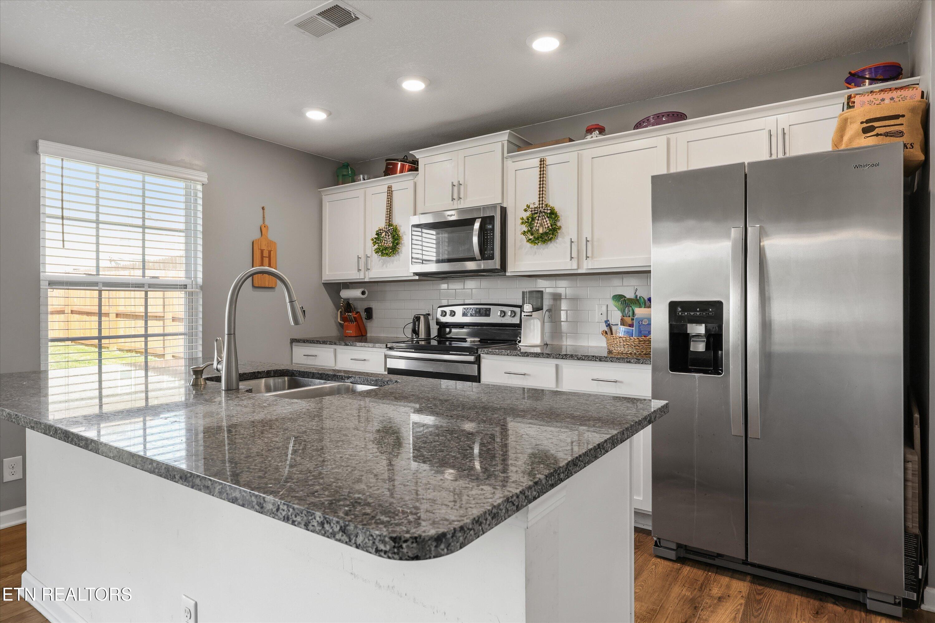 9556 Joy Denise Lane Heiskell TN 37754