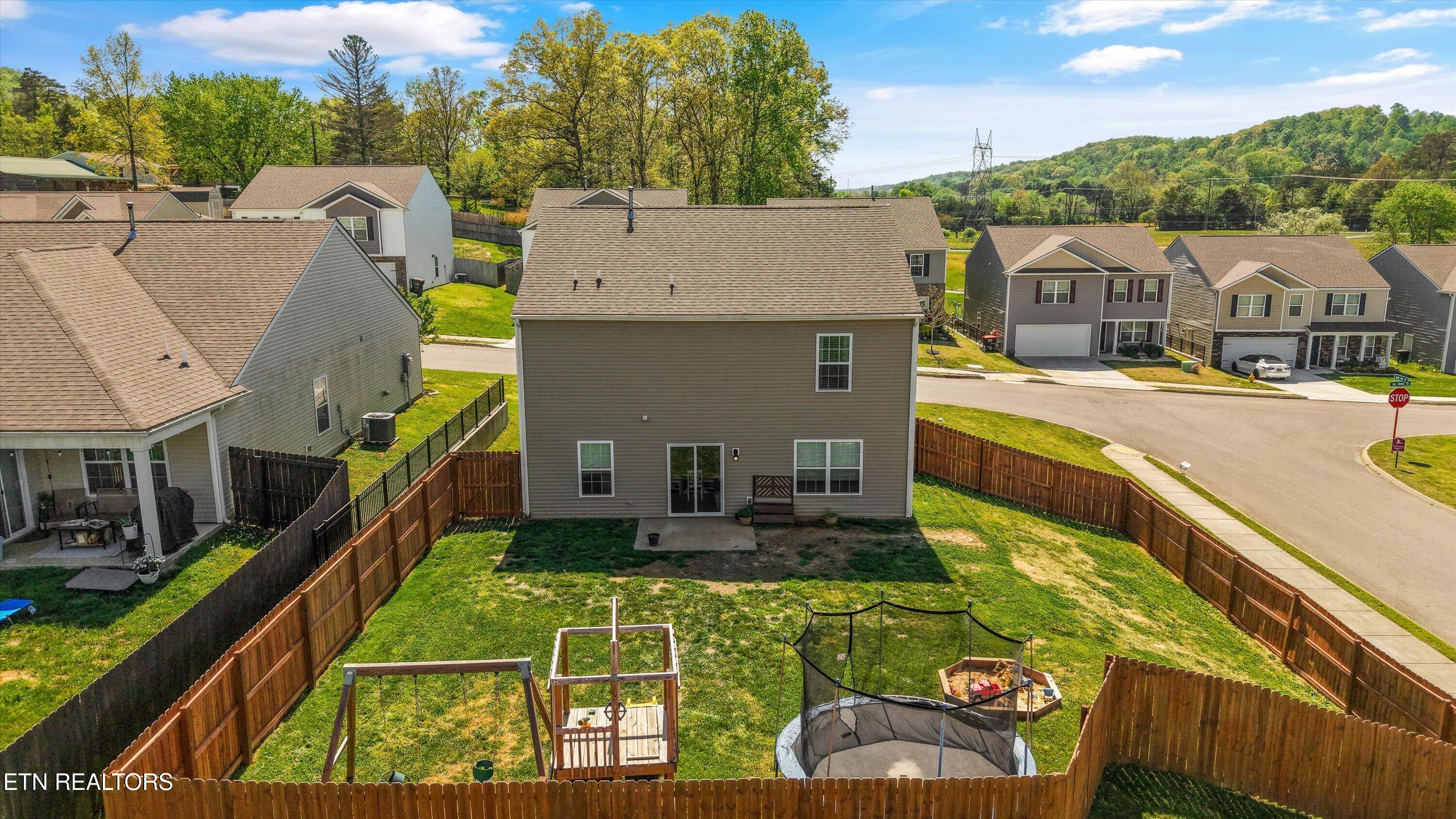 9556 Joy Denise Lane Heiskell TN 37754