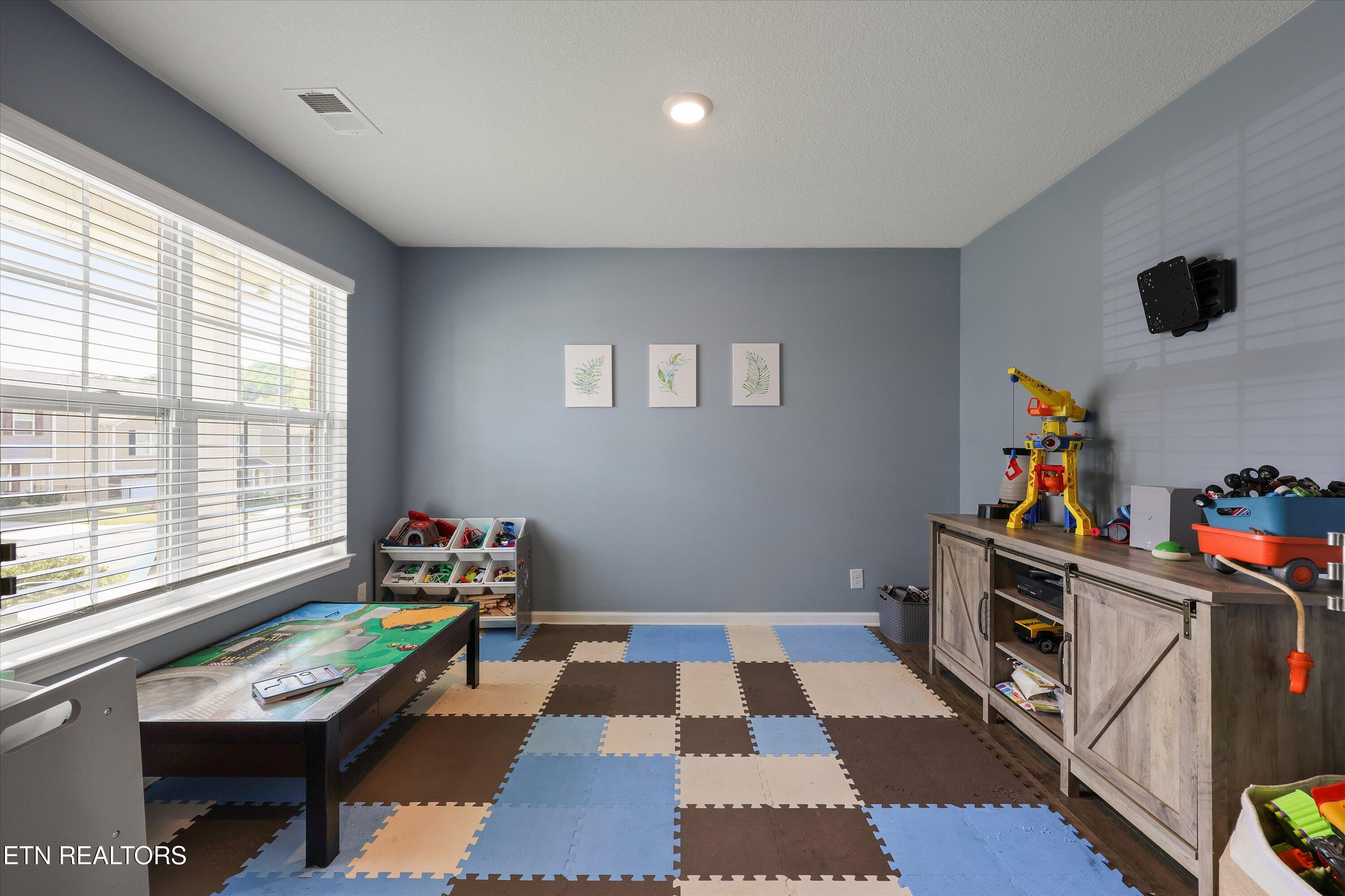 9556 Joy Denise Lane Heiskell TN 37754