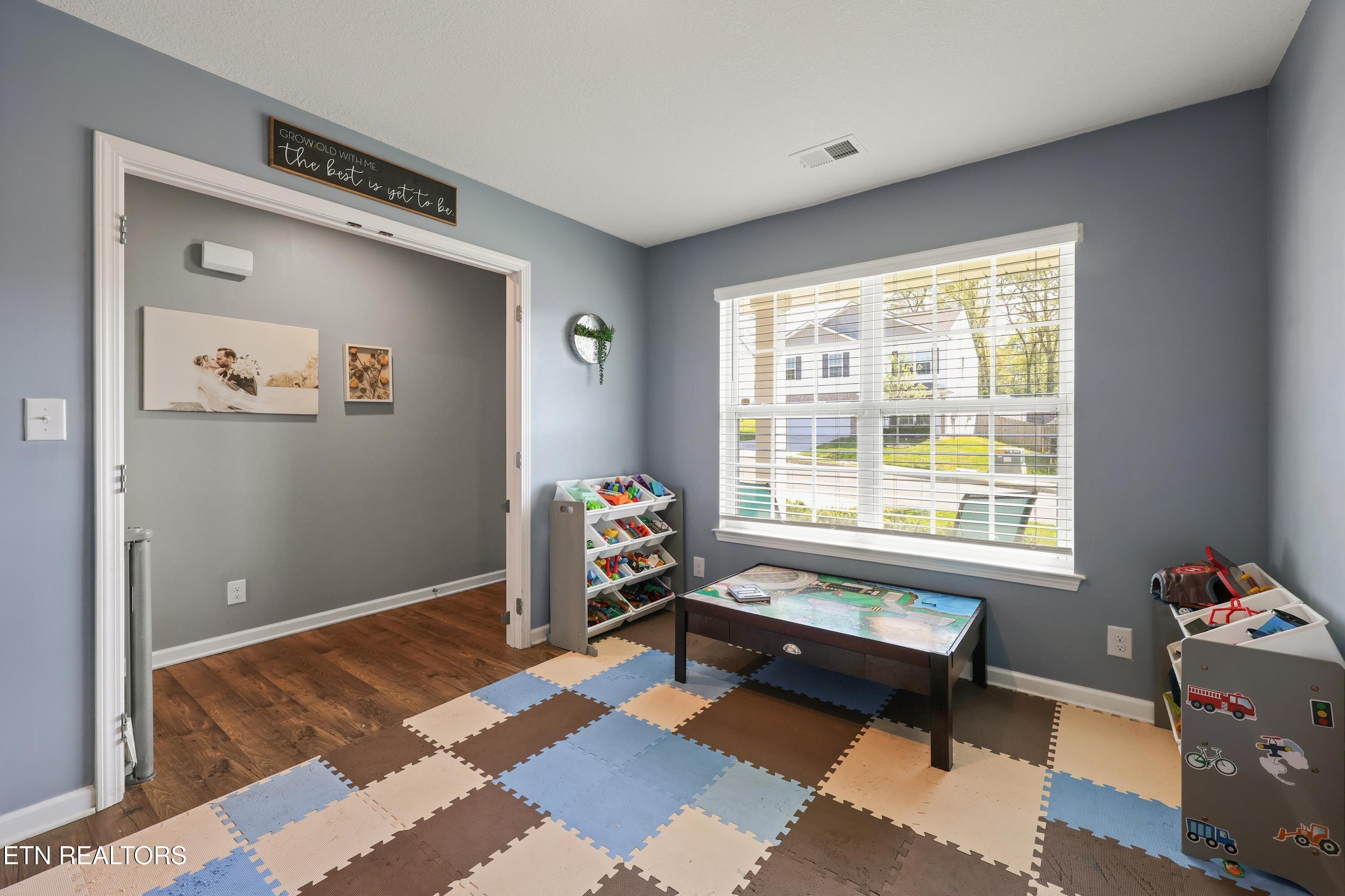 9556 Joy Denise Lane Heiskell TN 37754