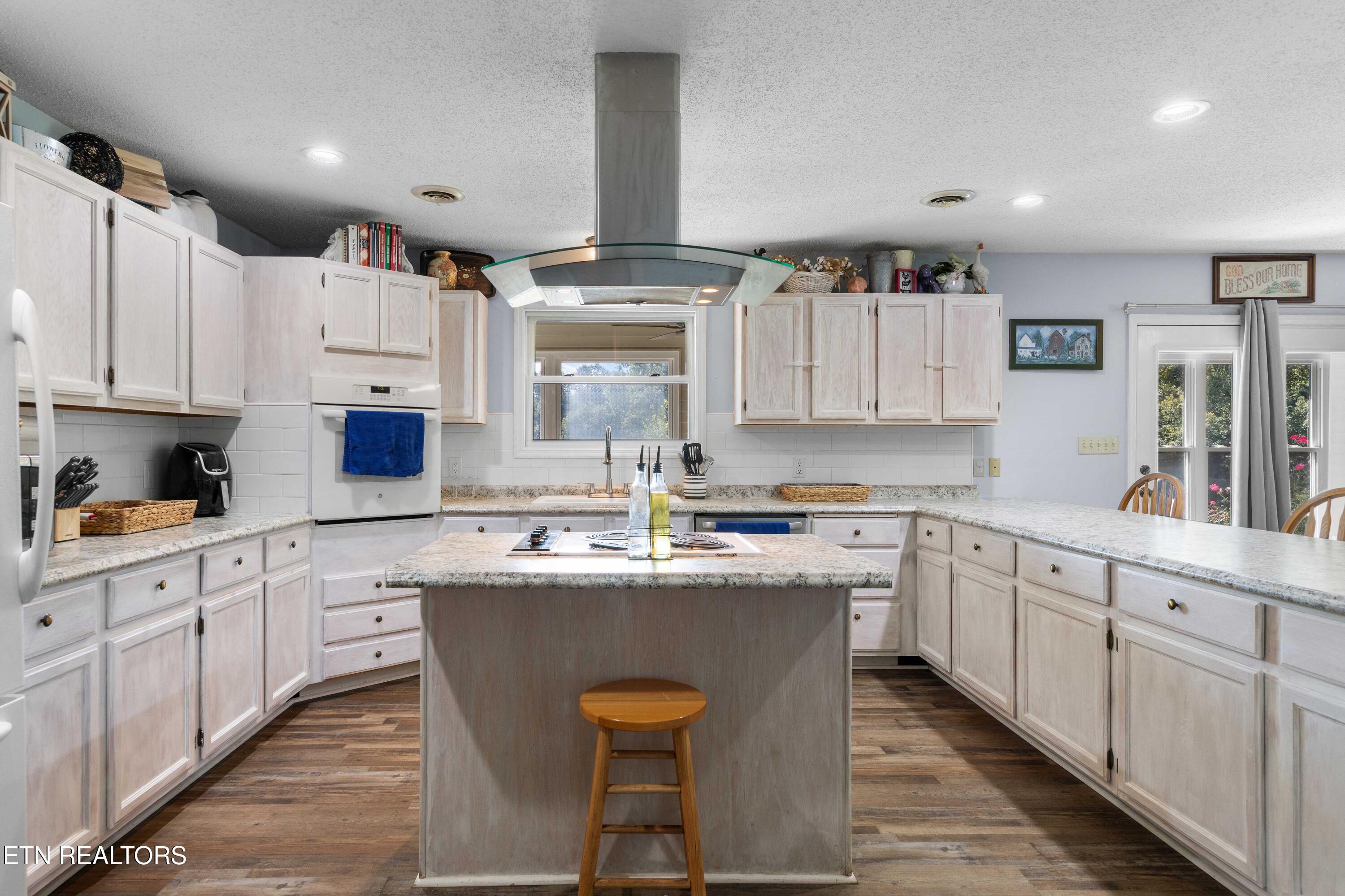 593 Cedar Top Drive Sevierville TN 37876