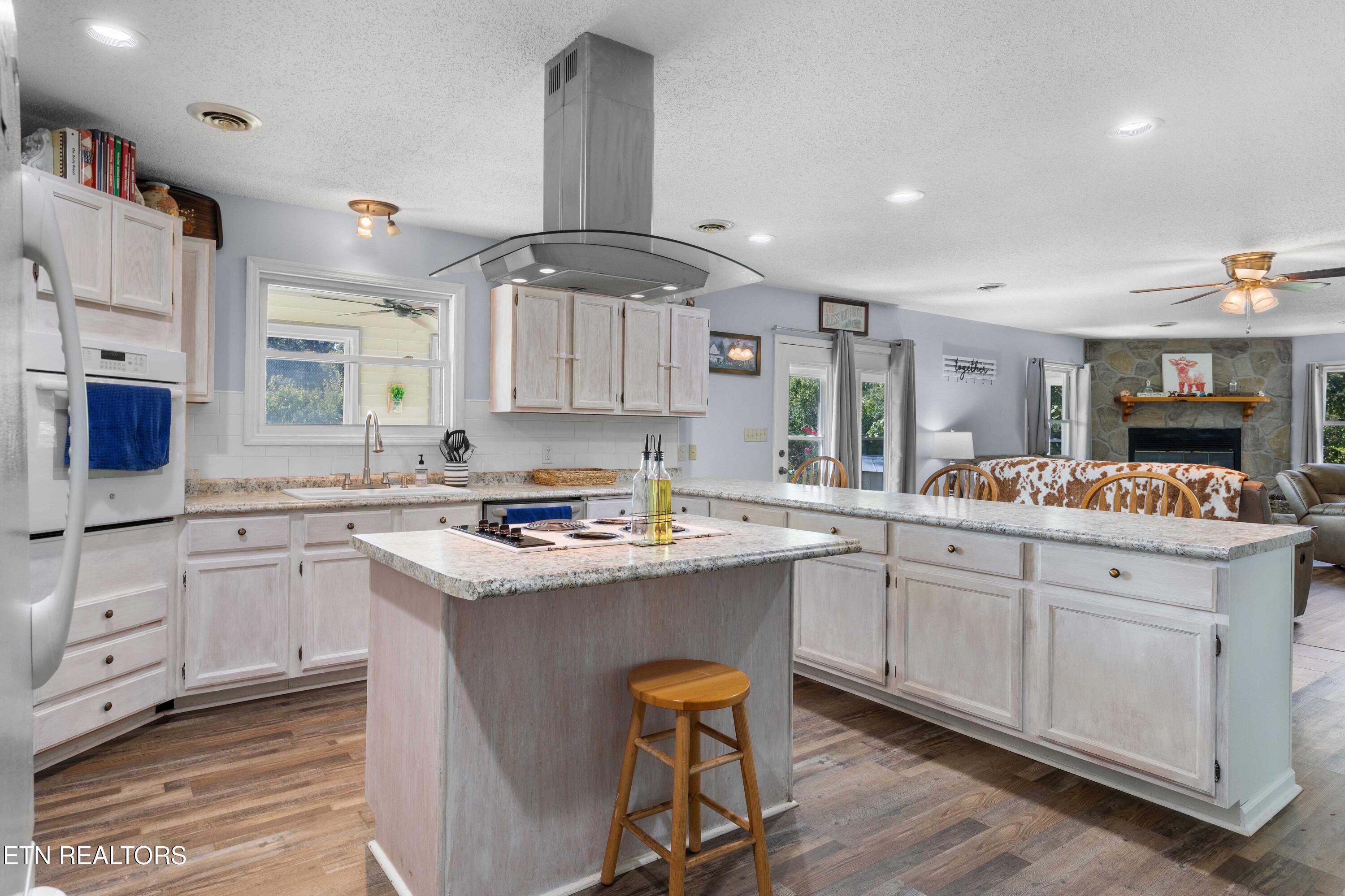 593 Cedar Top Drive Sevierville TN 37876