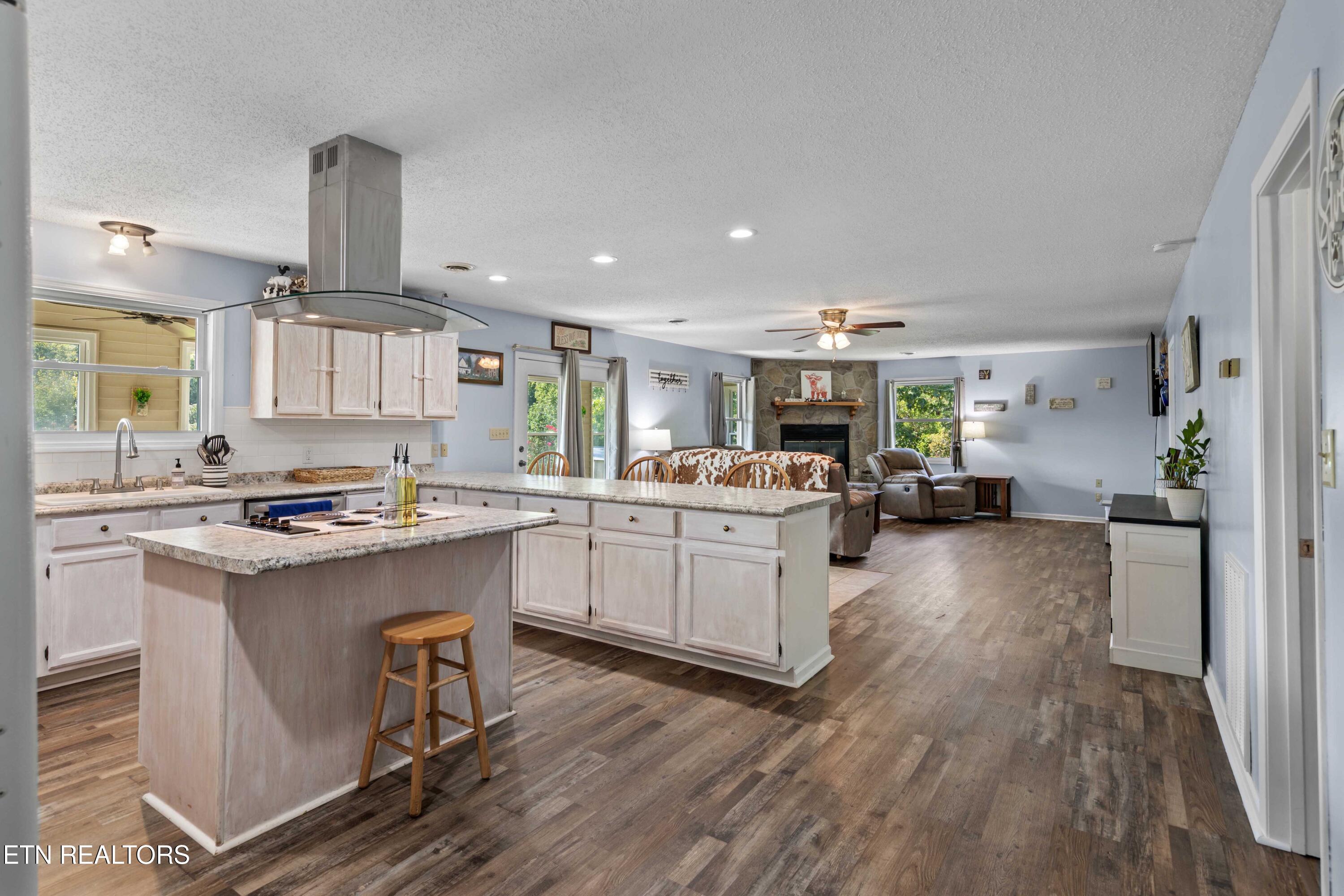 593 Cedar Top Drive Sevierville TN 37876