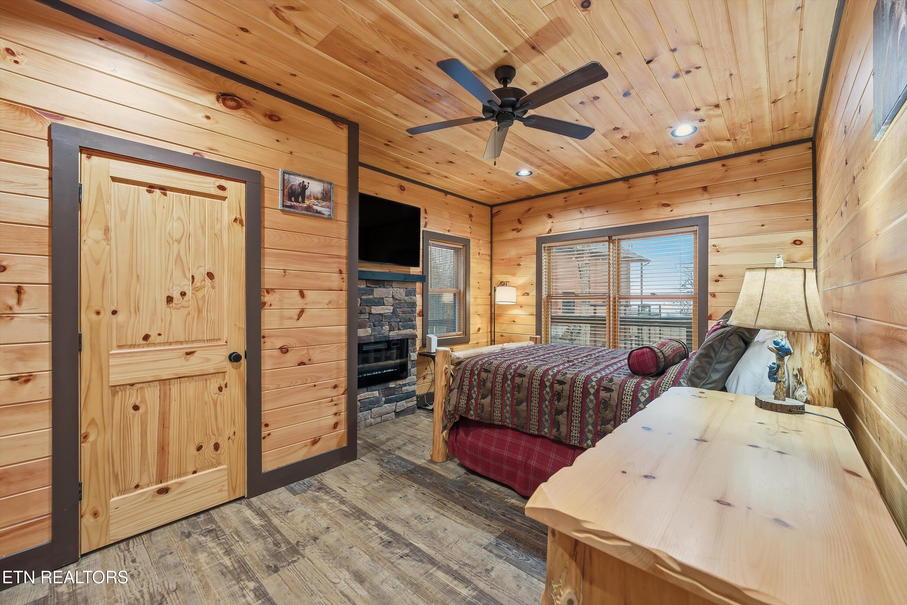 1104 Laddie Buck Lane Gatlinburg TN 37738