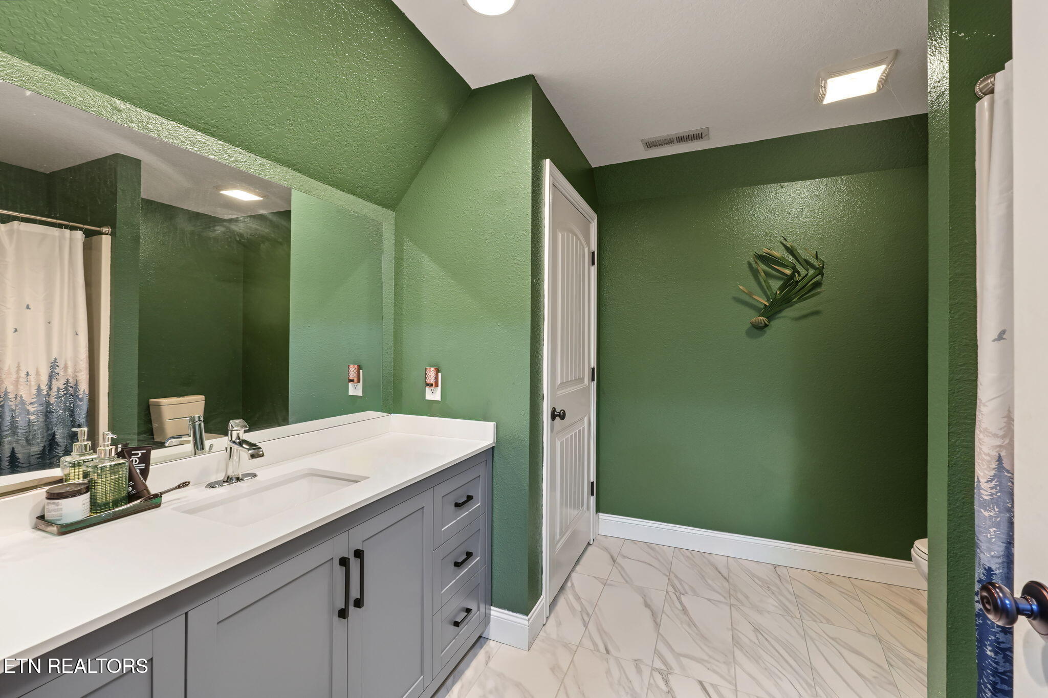 1256 Rippling Waters Circle Sevierville TN 37876