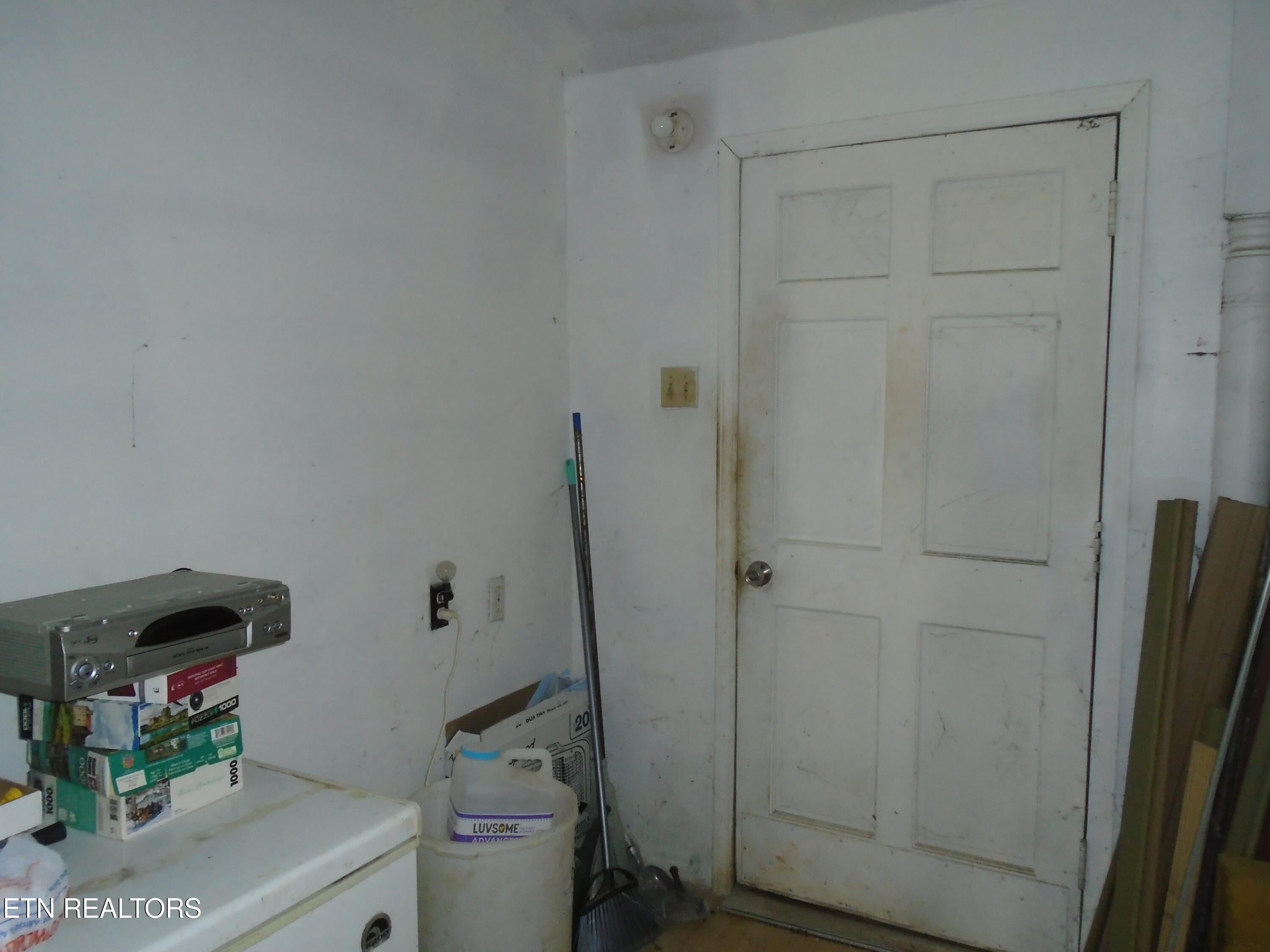 212 Dunlap Hollow Road Friendsville TN 37737