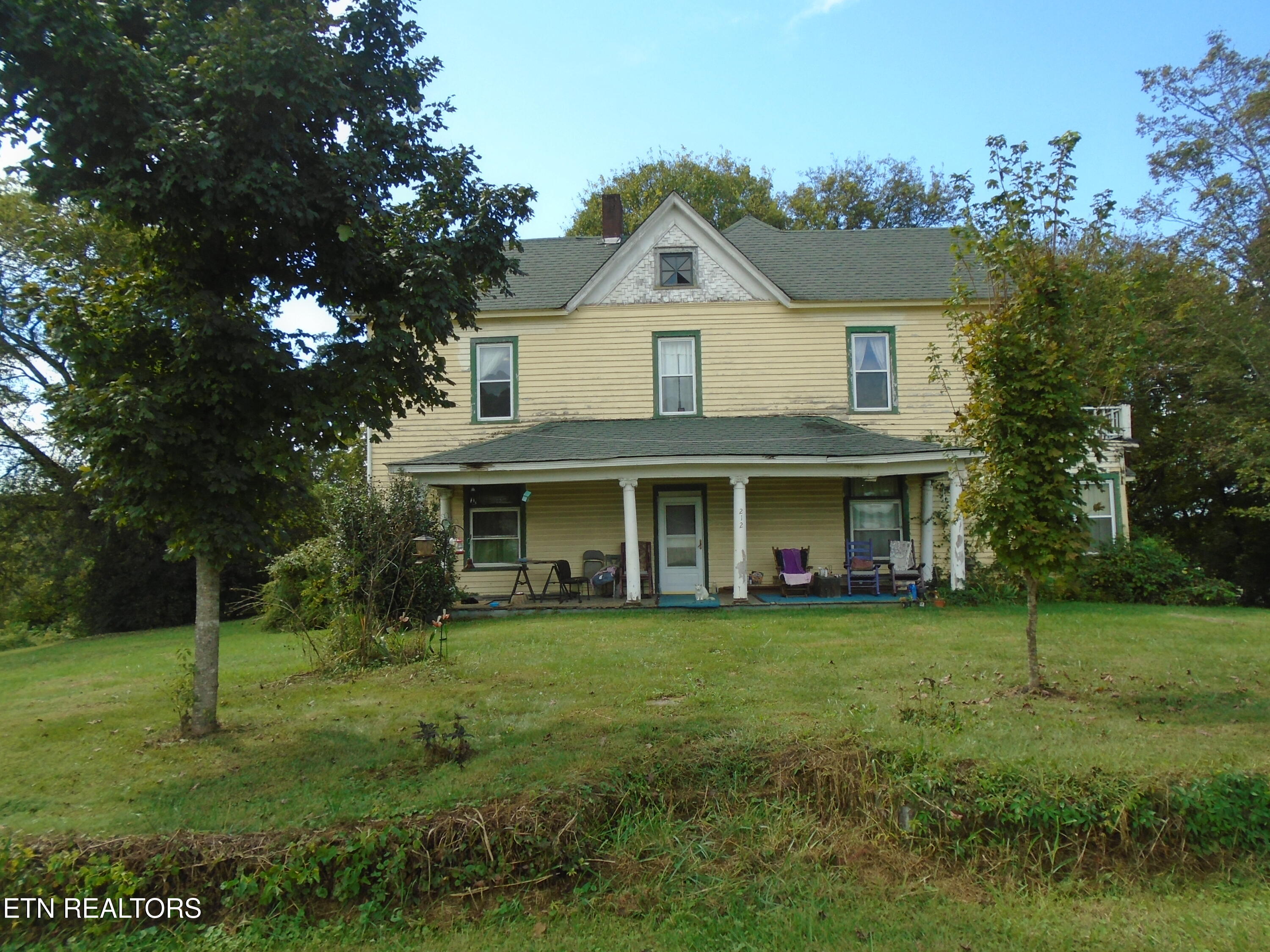 212 Dunlap Hollow Road Friendsville TN 37737