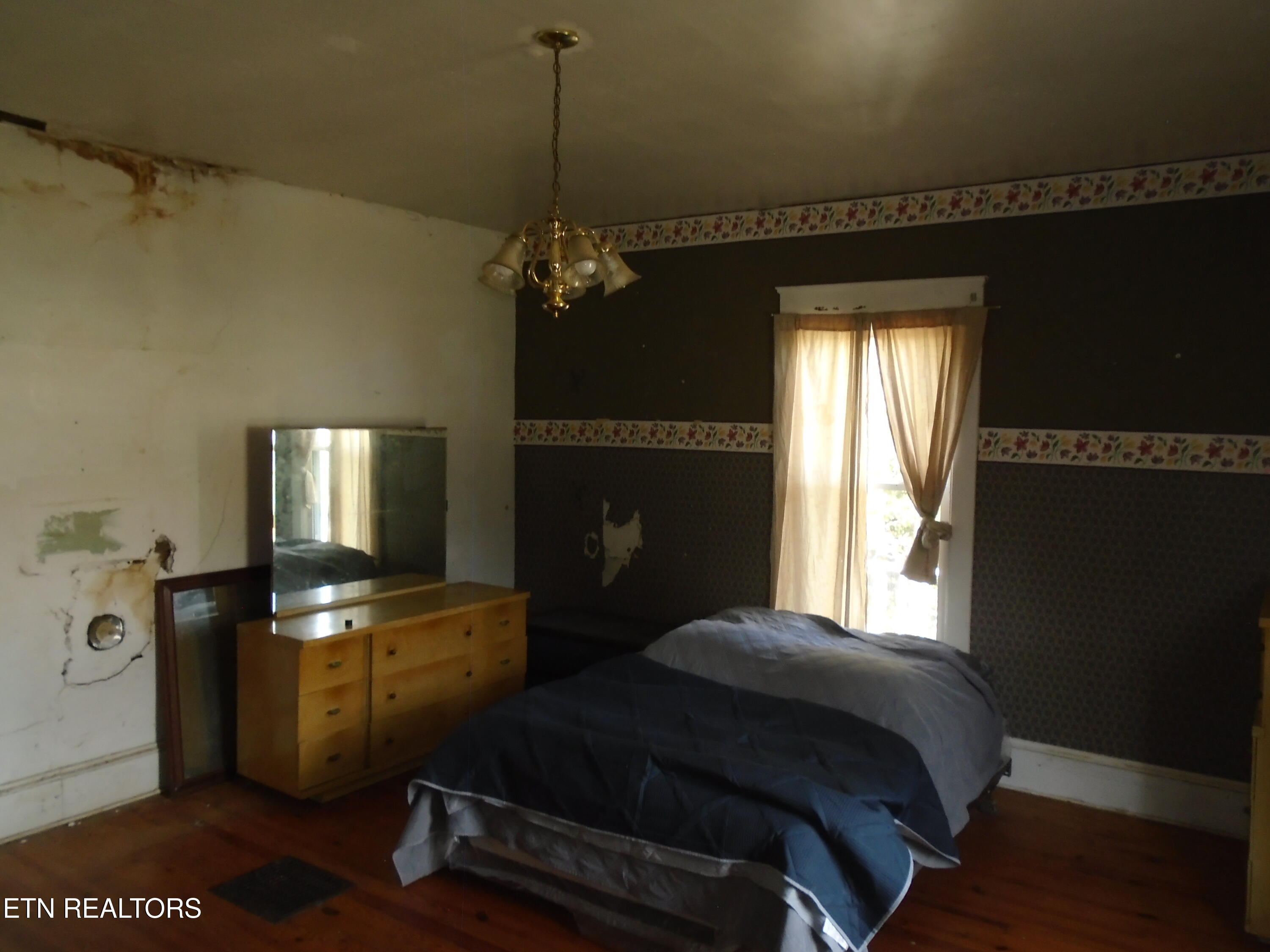 212 Dunlap Hollow Road Friendsville TN 37737