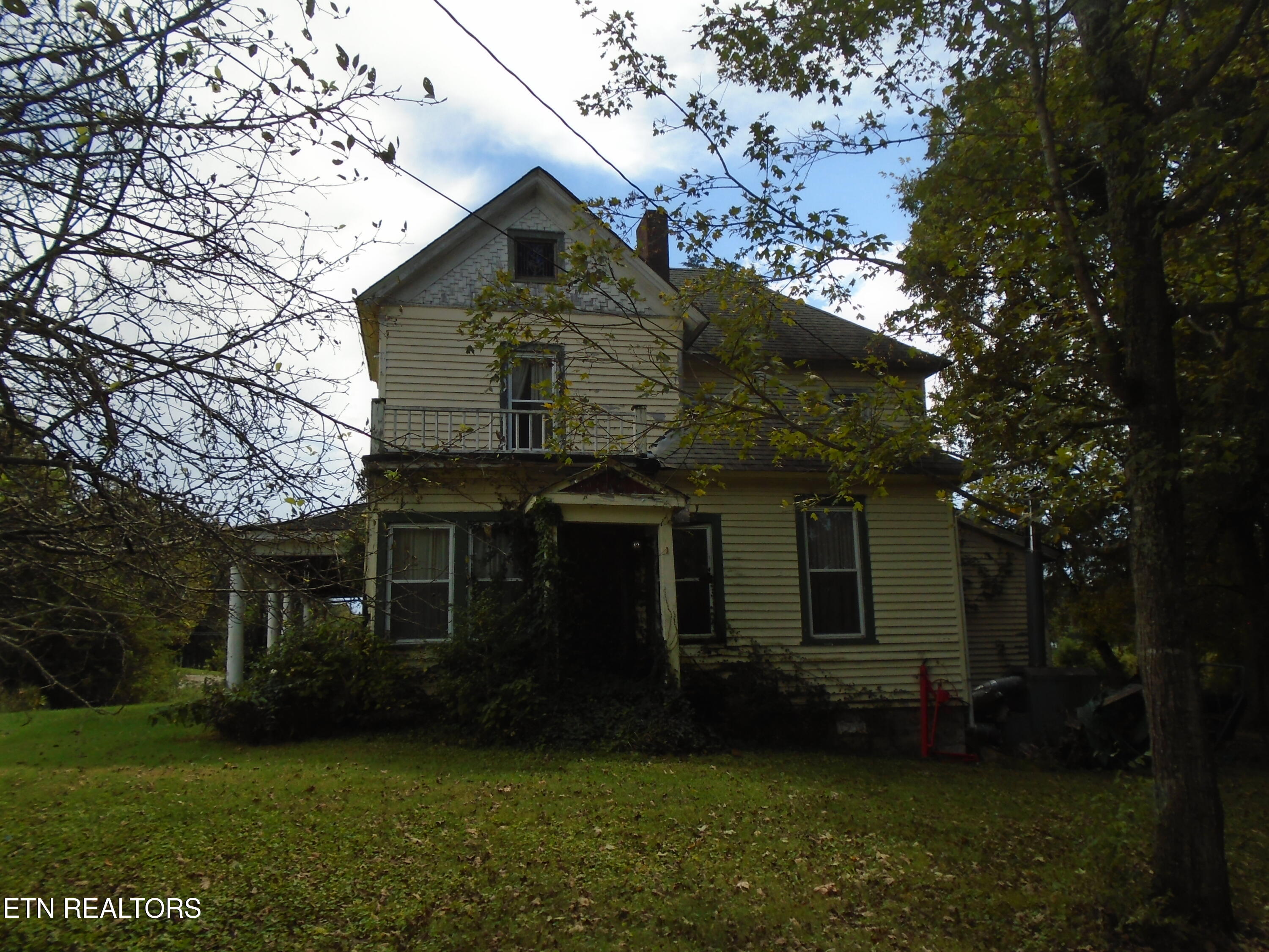 212 Dunlap Hollow Road Friendsville TN 37737