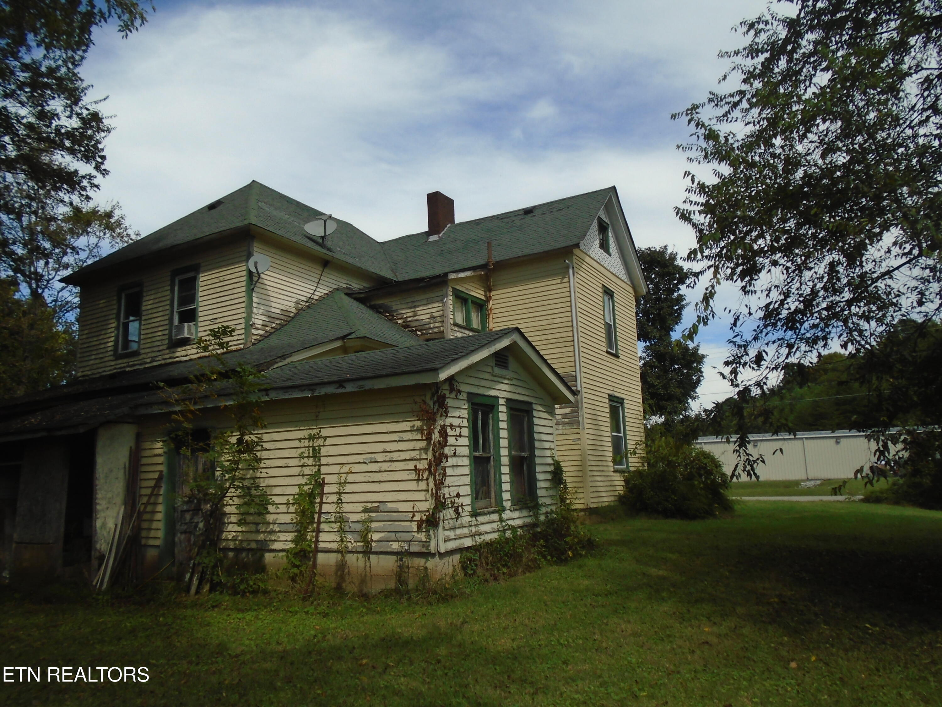 212 Dunlap Hollow Road Friendsville TN 37737