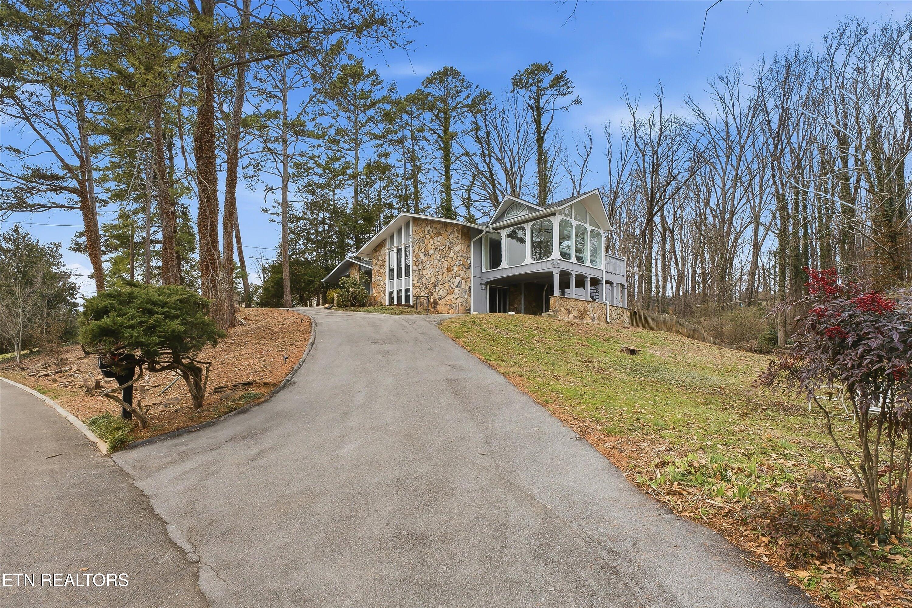 8129 Ainsworth Drive Knoxville TN 37909
