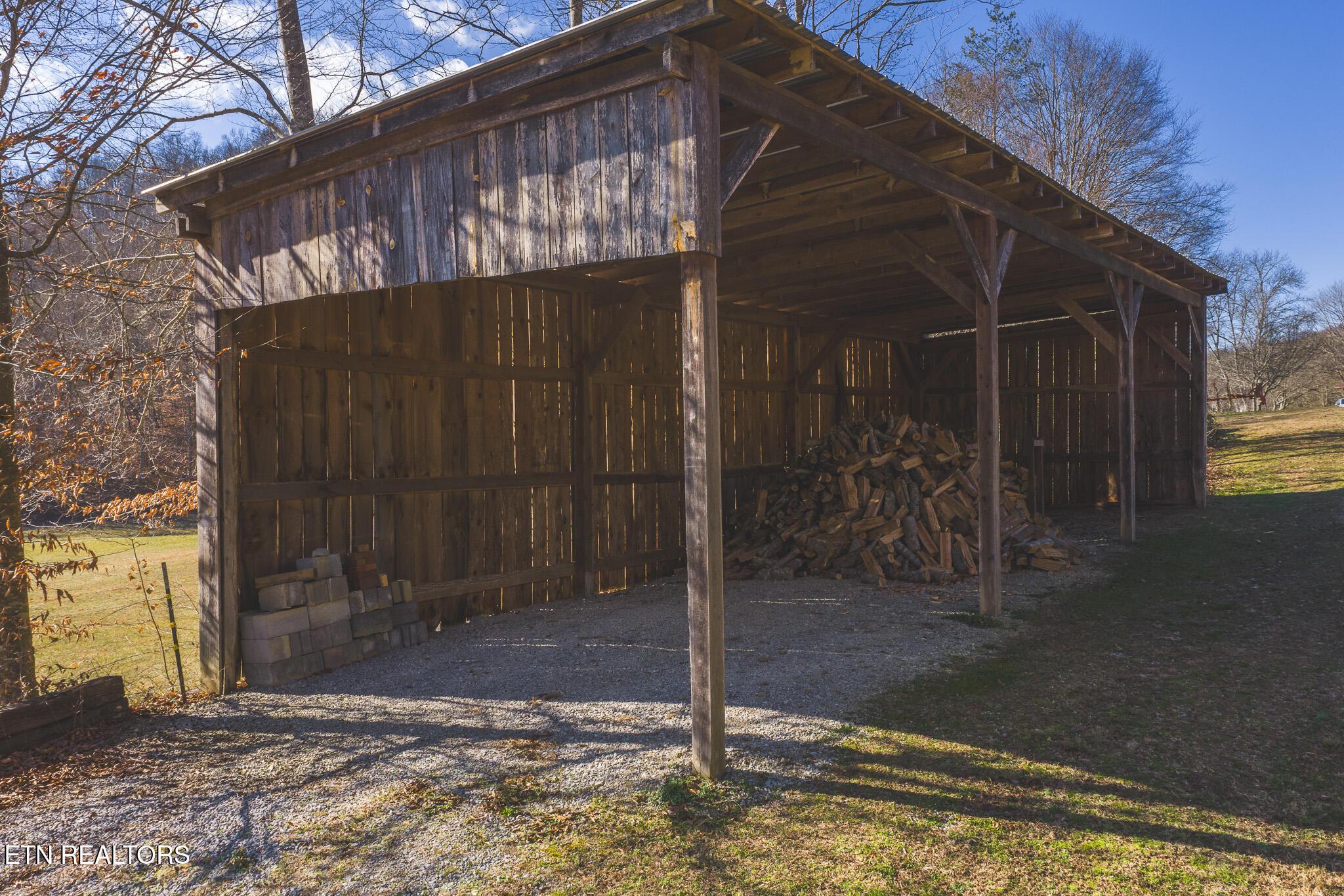 3381 Upper Caney Valley Road Tazewell TN 37879