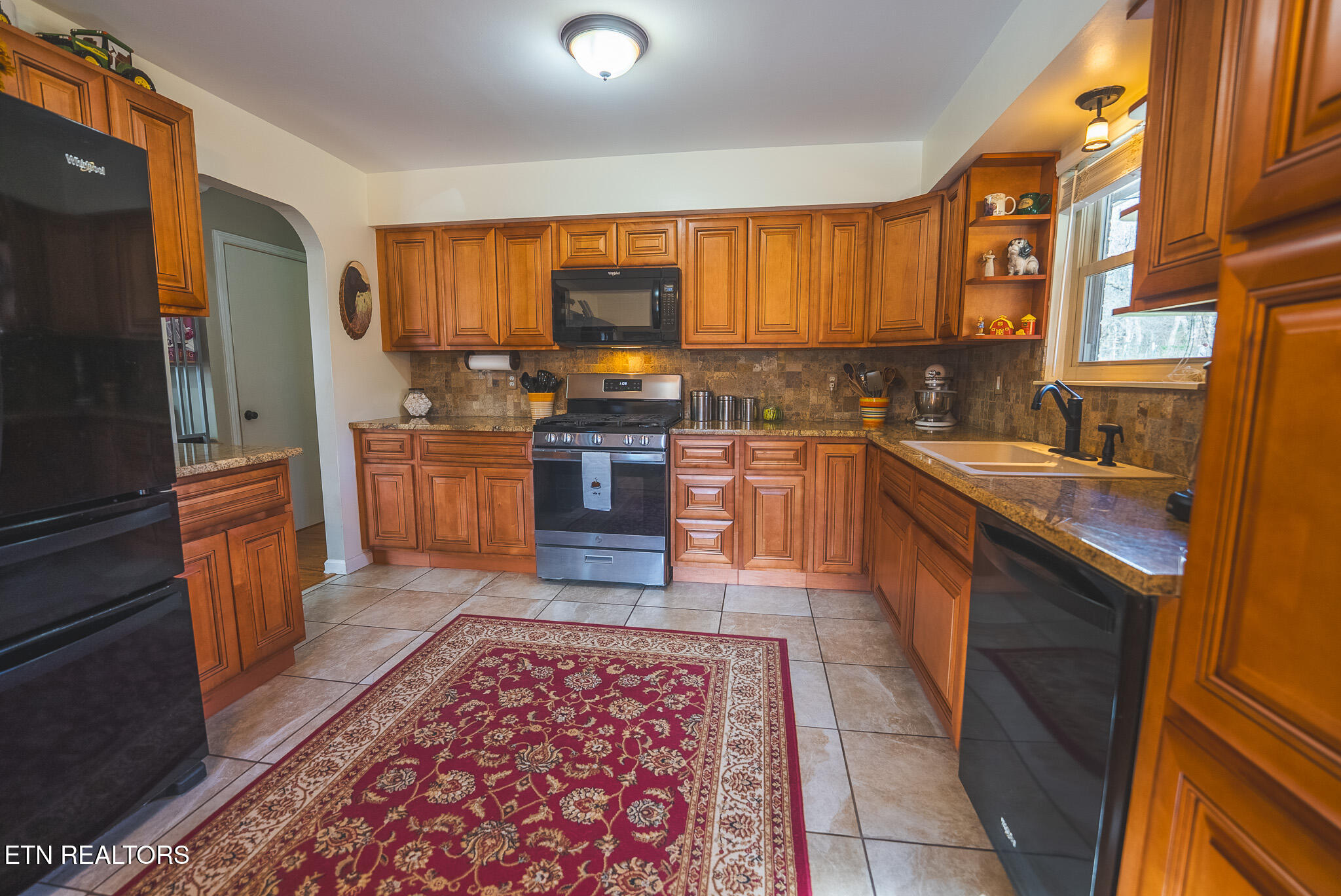 3381 Upper Caney Valley Road Tazewell TN 37879