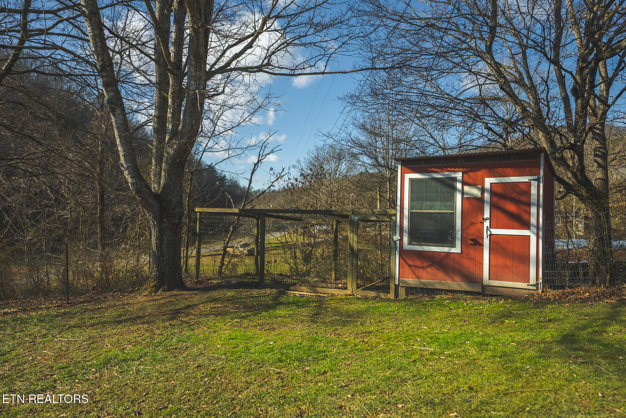 3381 Upper Caney Valley Road Tazewell TN 37879