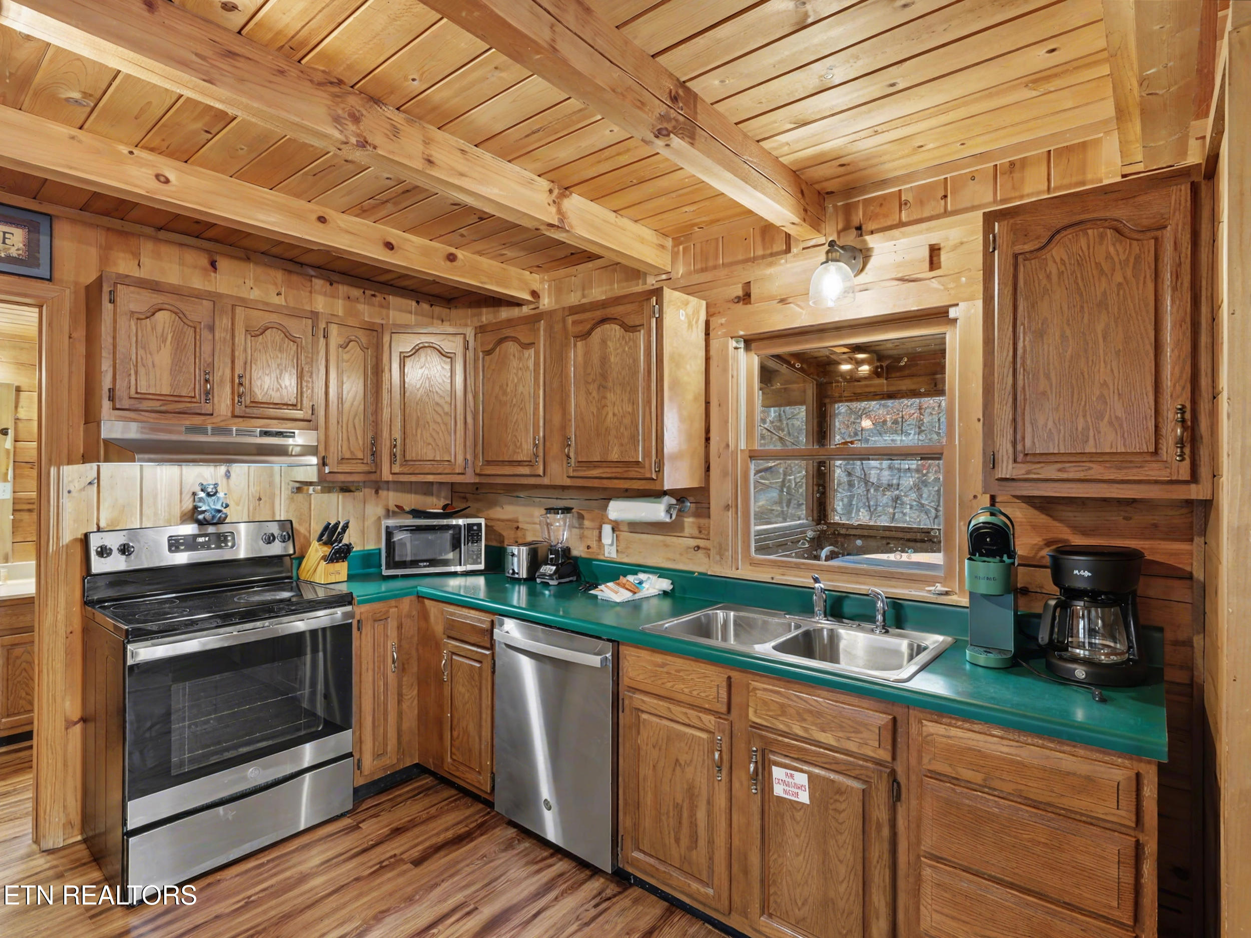 1141 Ski View Lane Sevierville TN 37876