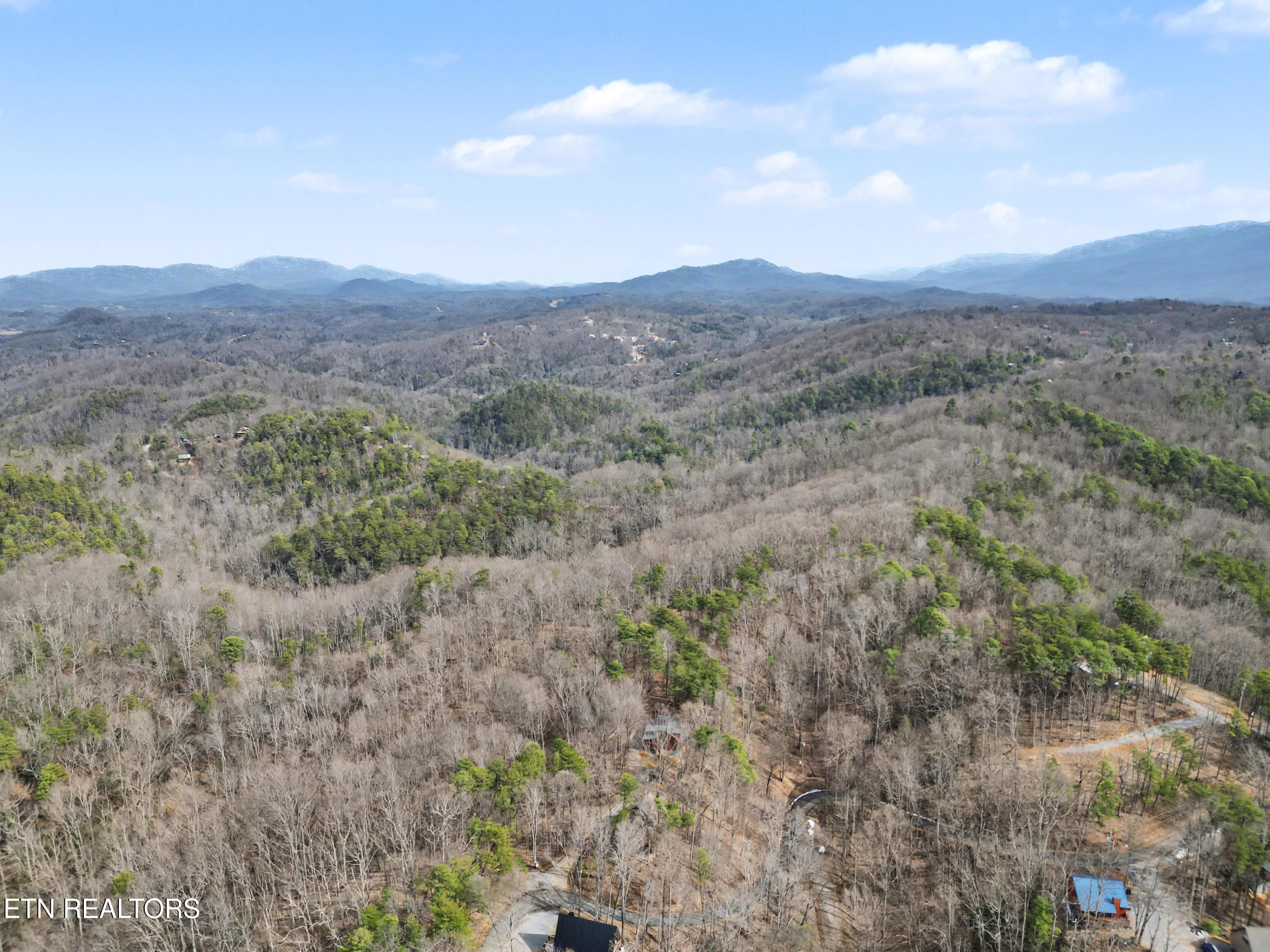 1141 Ski View Lane Sevierville TN 37876