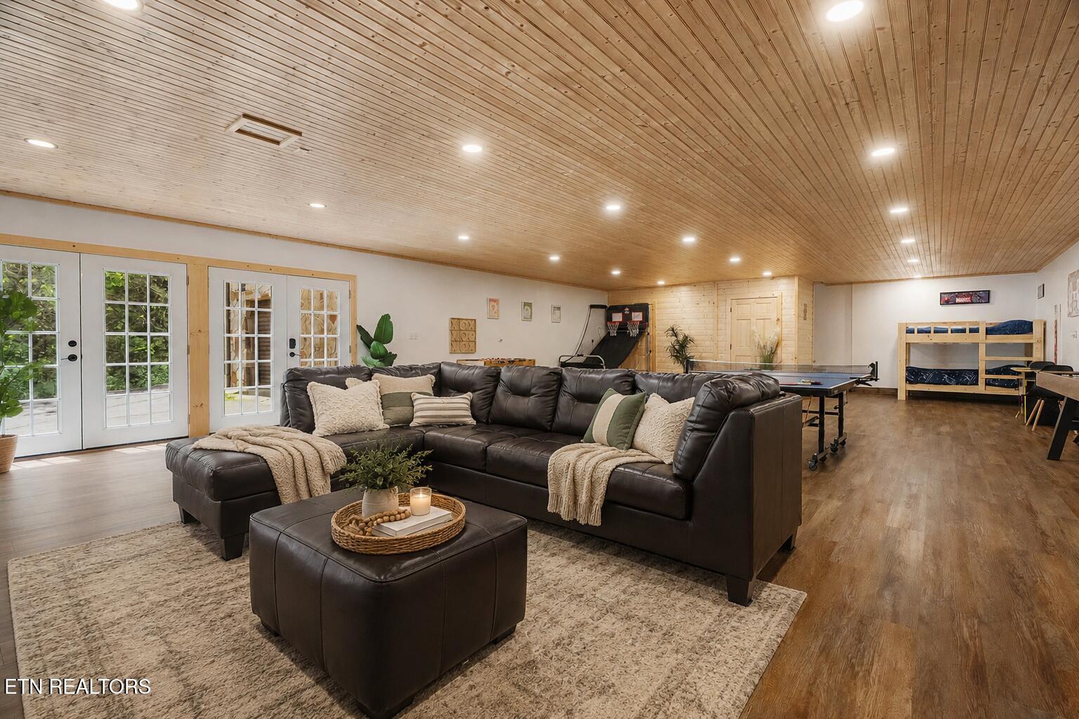 646 Parton Hollow Road Sevierville TN 37876